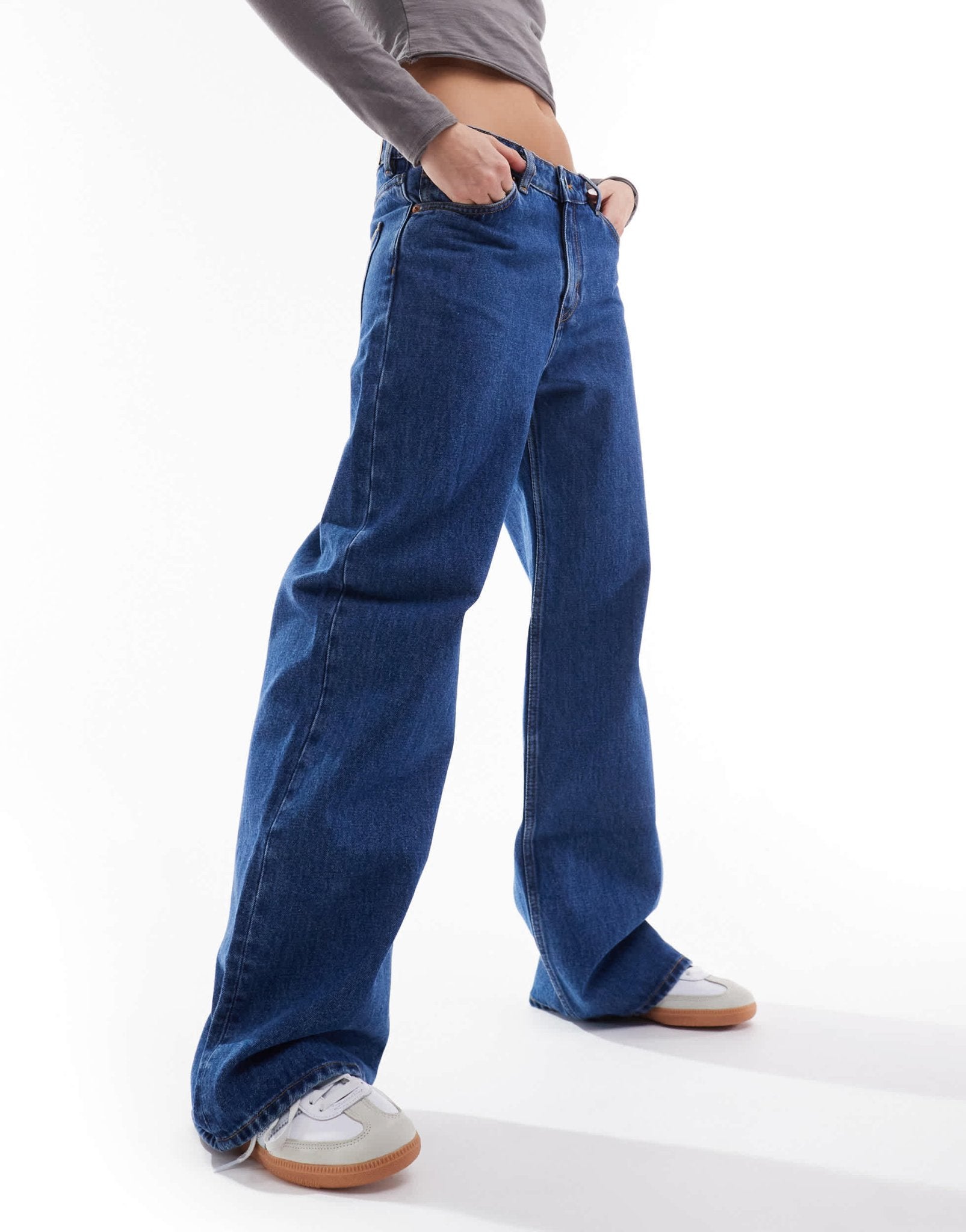 Monki Naoki low rise loose fit jeans in classic blue wash - ASOS Sample Sale