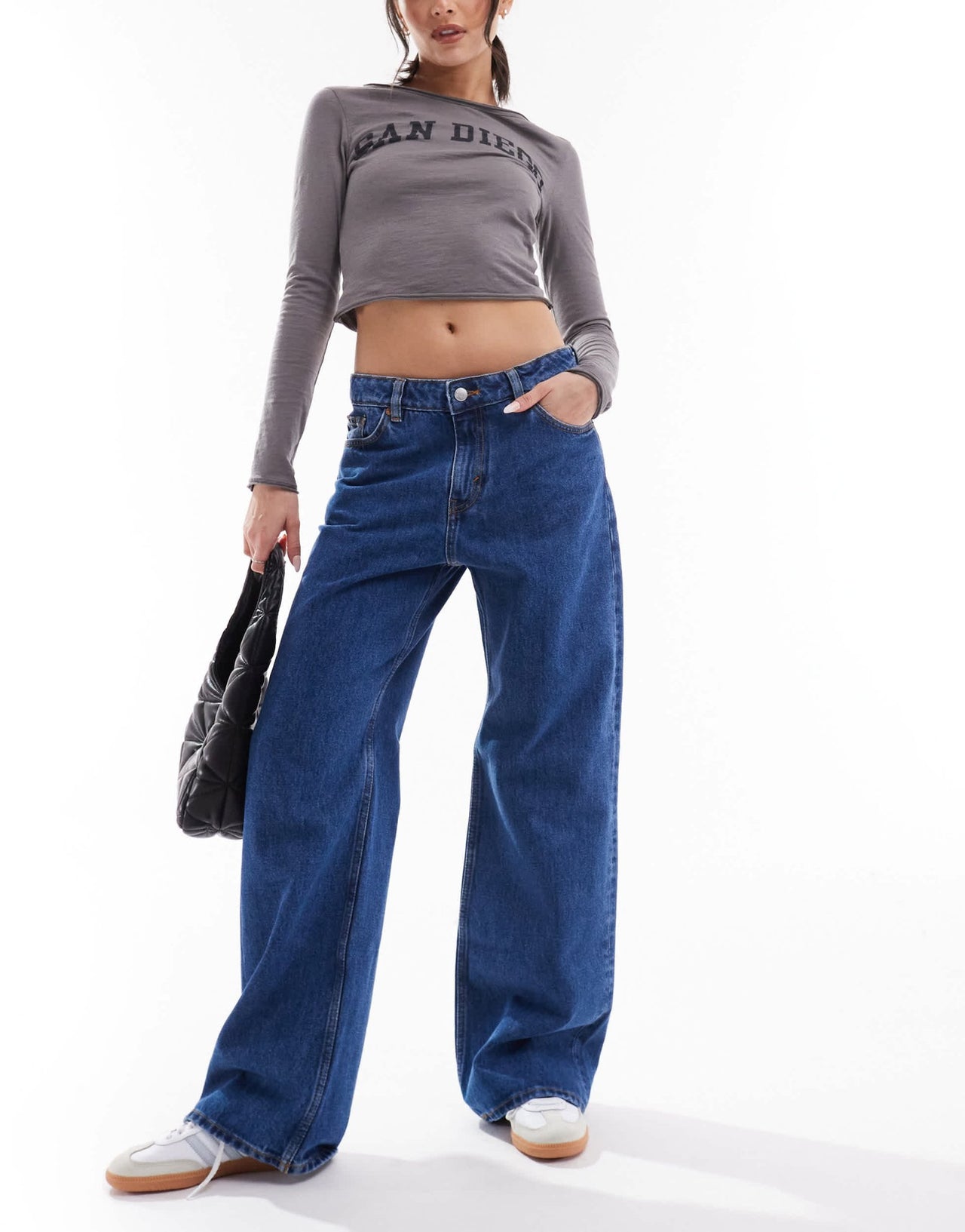 Monki Naoki low rise loose fit jeans in classic blue wash - ASOS Sample Sale