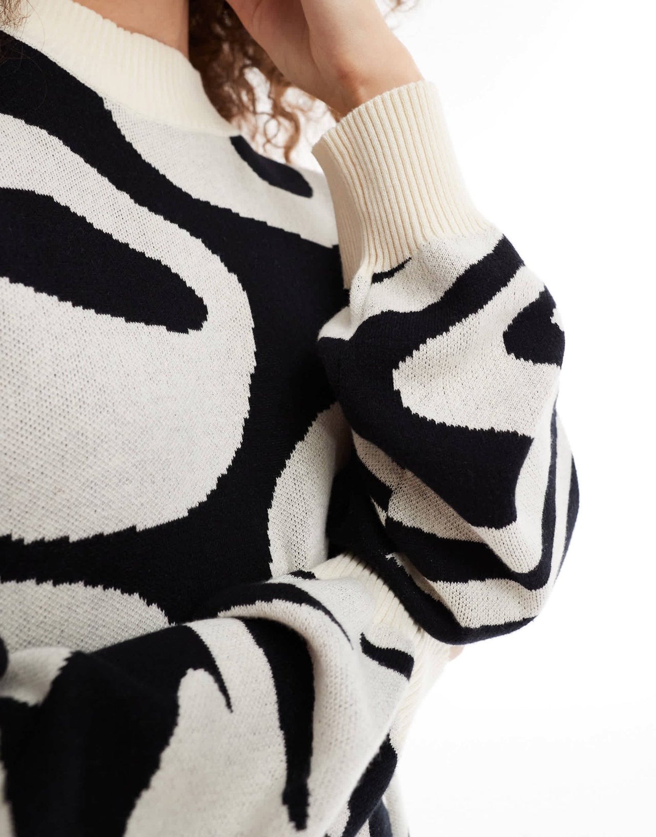 Monki oversized knitted mini dress in mono swirl pattern jacquard - ASOS Sample Sale