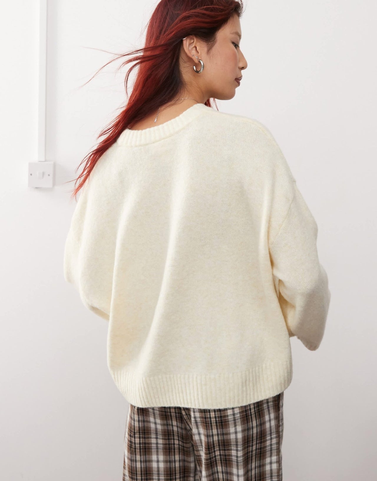 Monki round neck relaxed knitted sweater in cream - ASOS Sample Sale