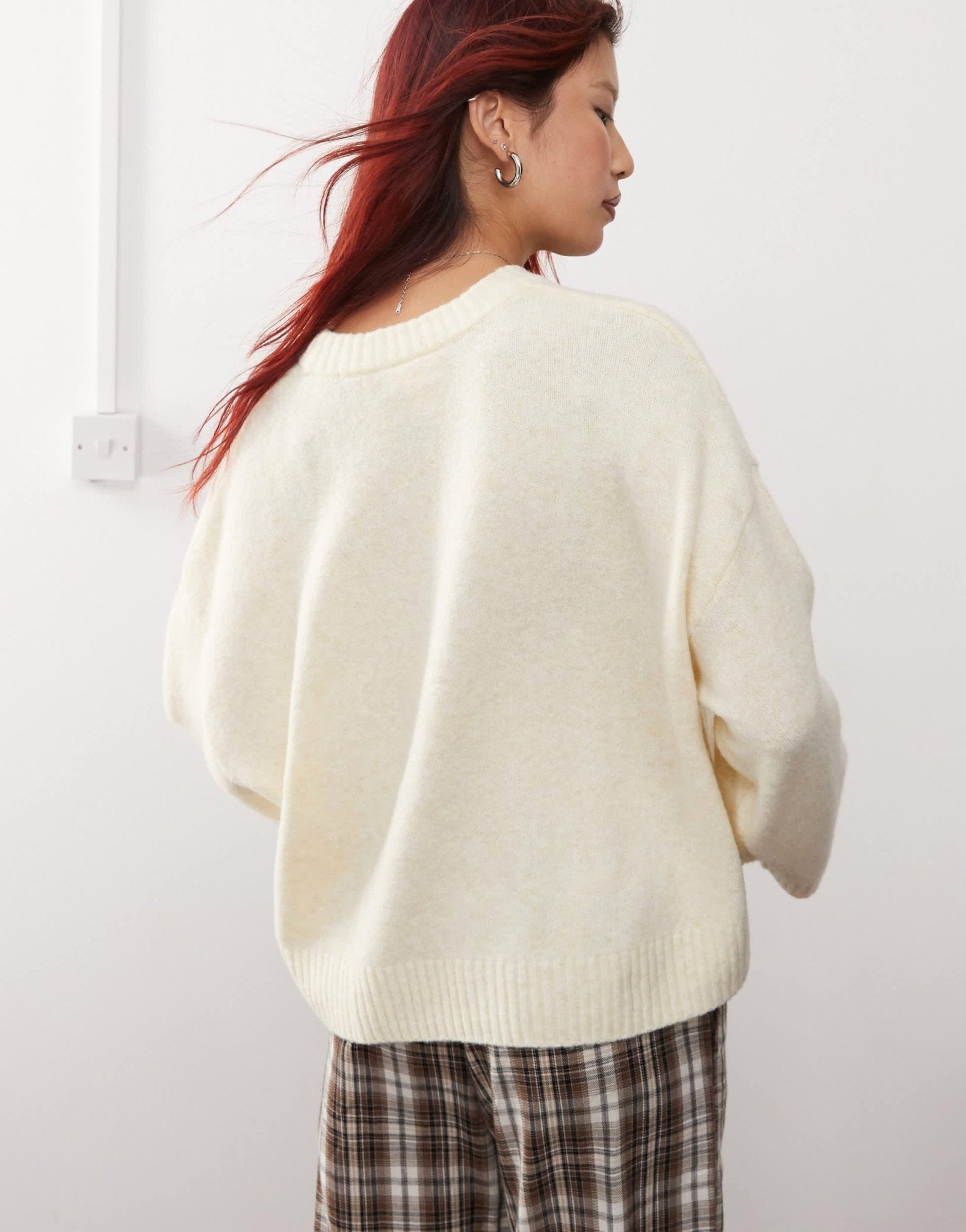 Monki round neck relaxed knitted sweater in cream - ASOS Sample Sale