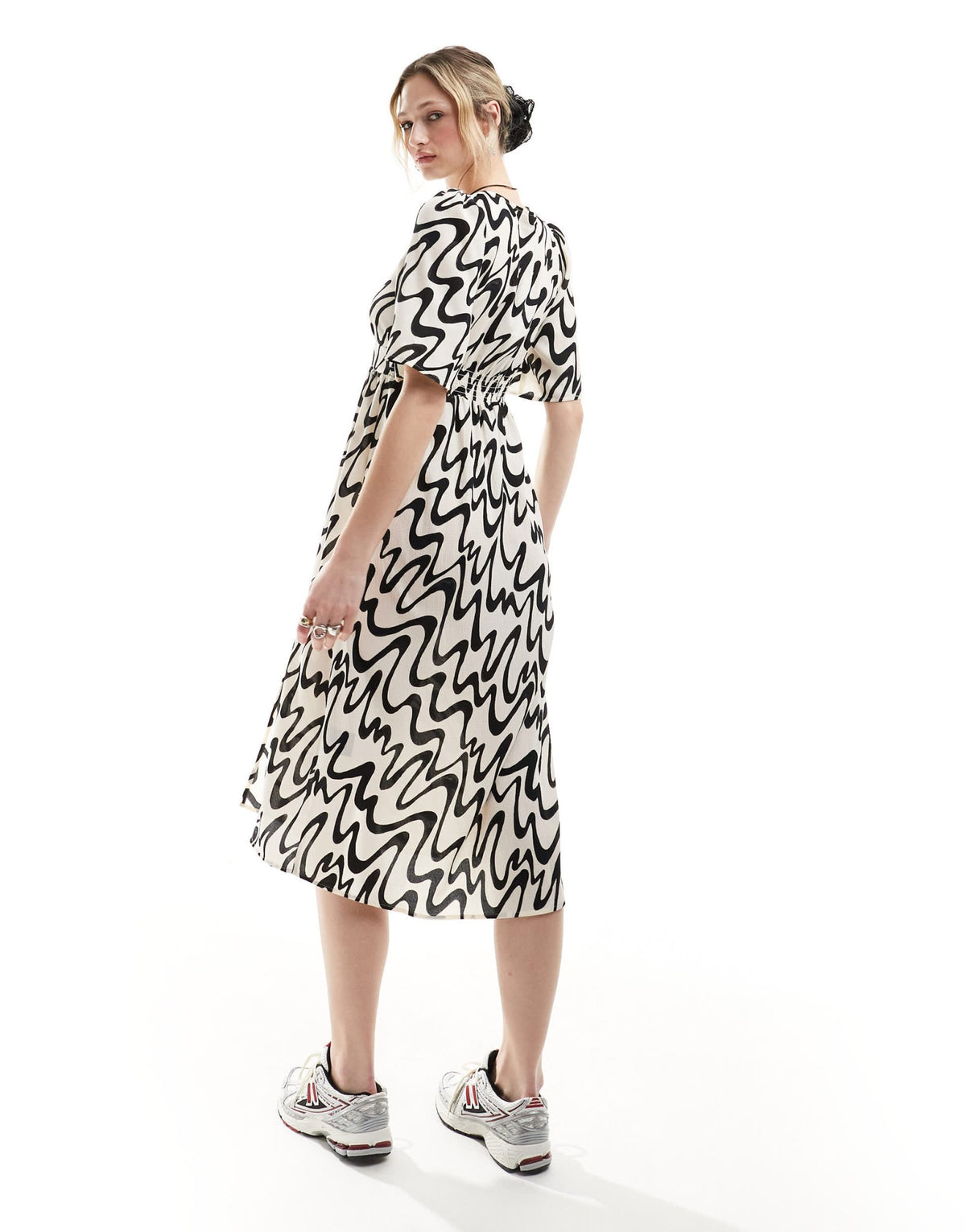 Monki short sleeve midi sun dress with side split in mono abstract print exclusive to ASOS - ASOS Sample Sale