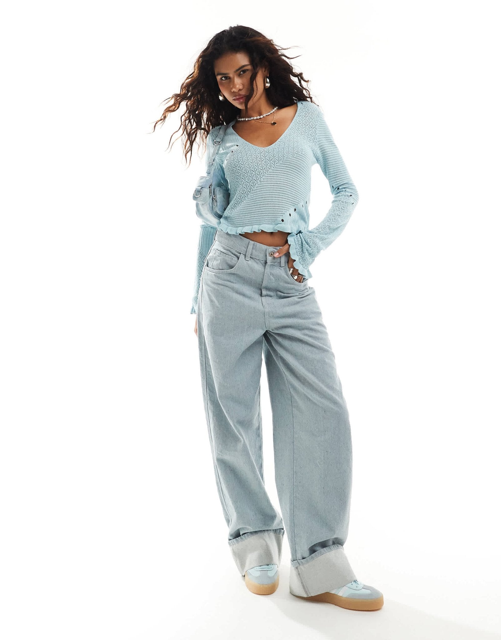 Monki small rib v neck knit long sleeve top with hem detail in blue - ASOS Sample Sale