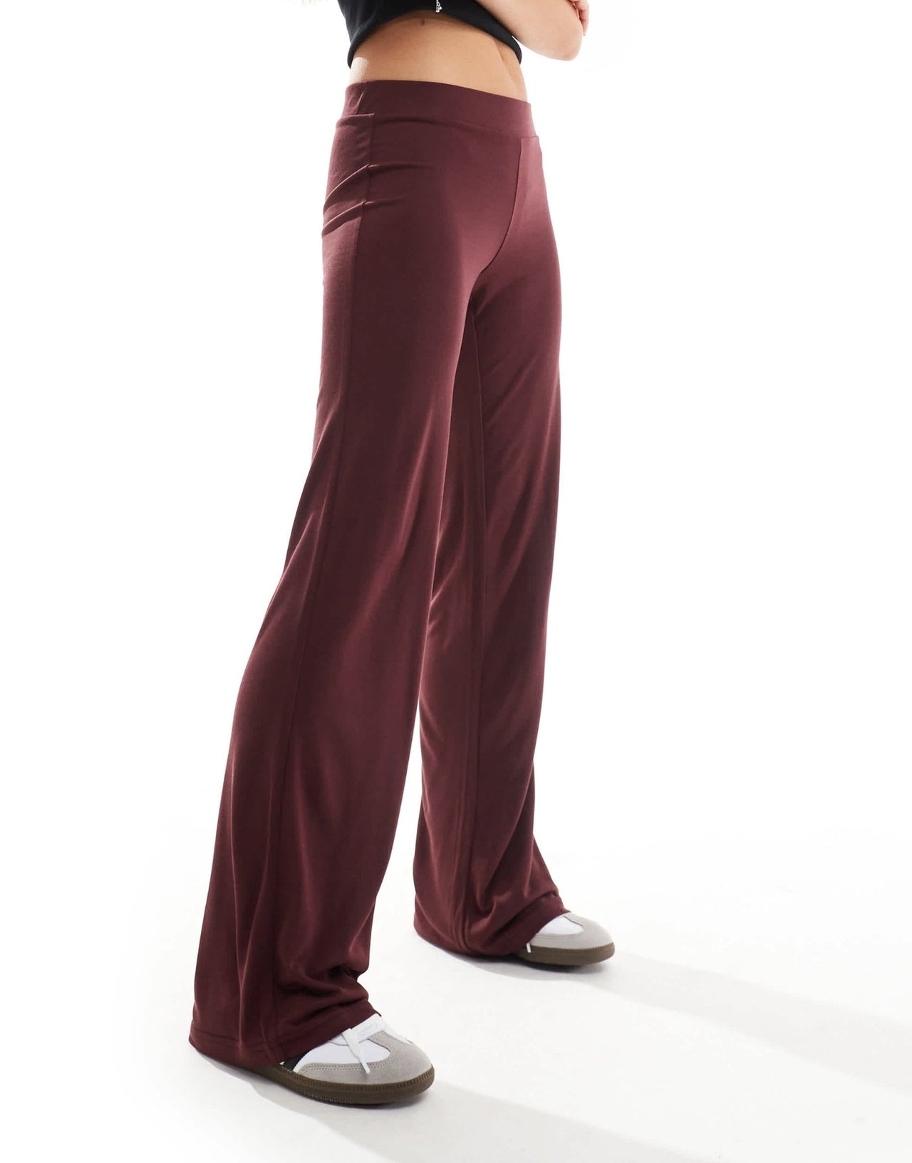 Monki super soft low waist straight leg baggy jersey trousers in burgundy - ASOS Sample Sale