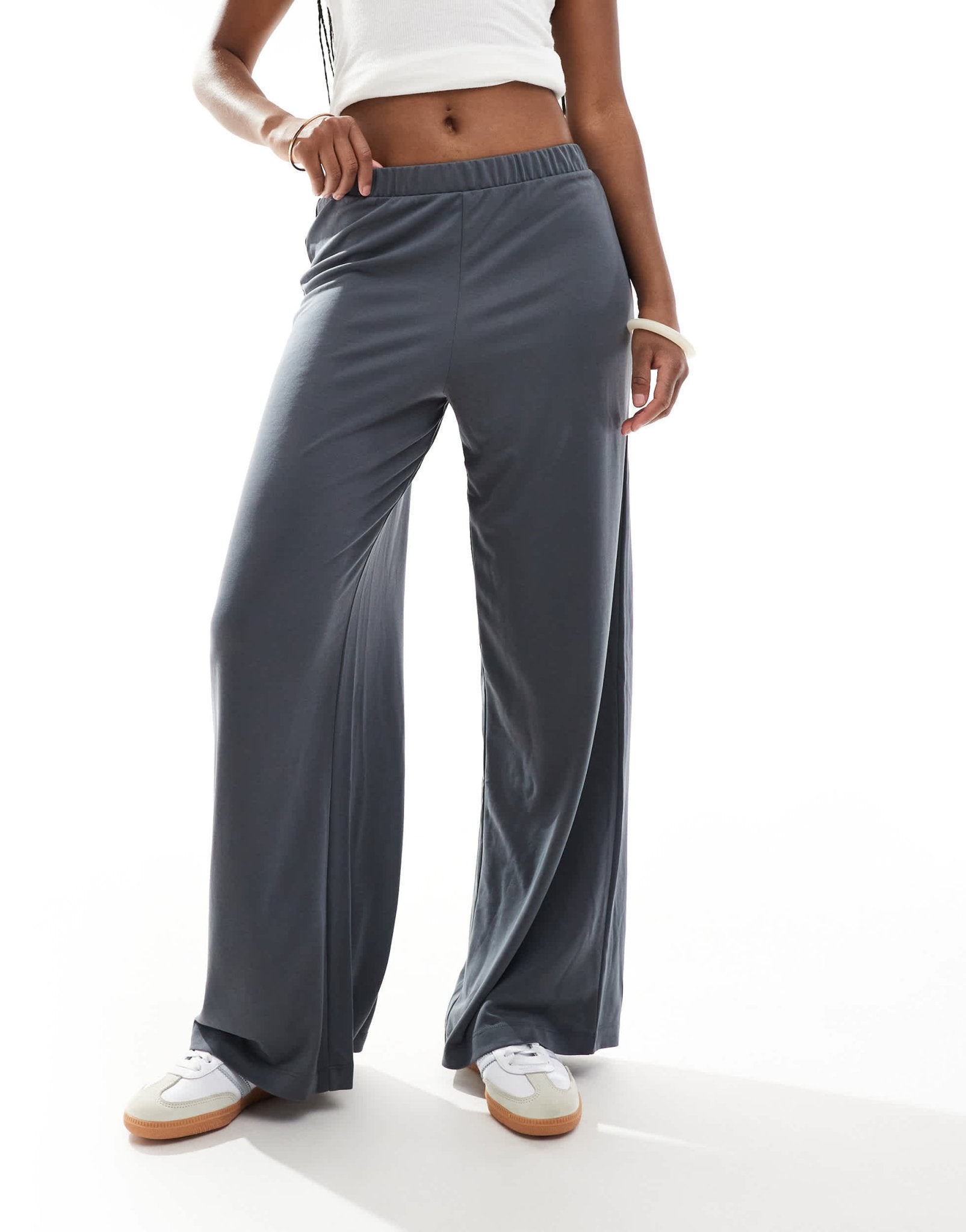 Monki super soft low waist wide leg jersey trousers in dark grey - ASOS Sample Sale