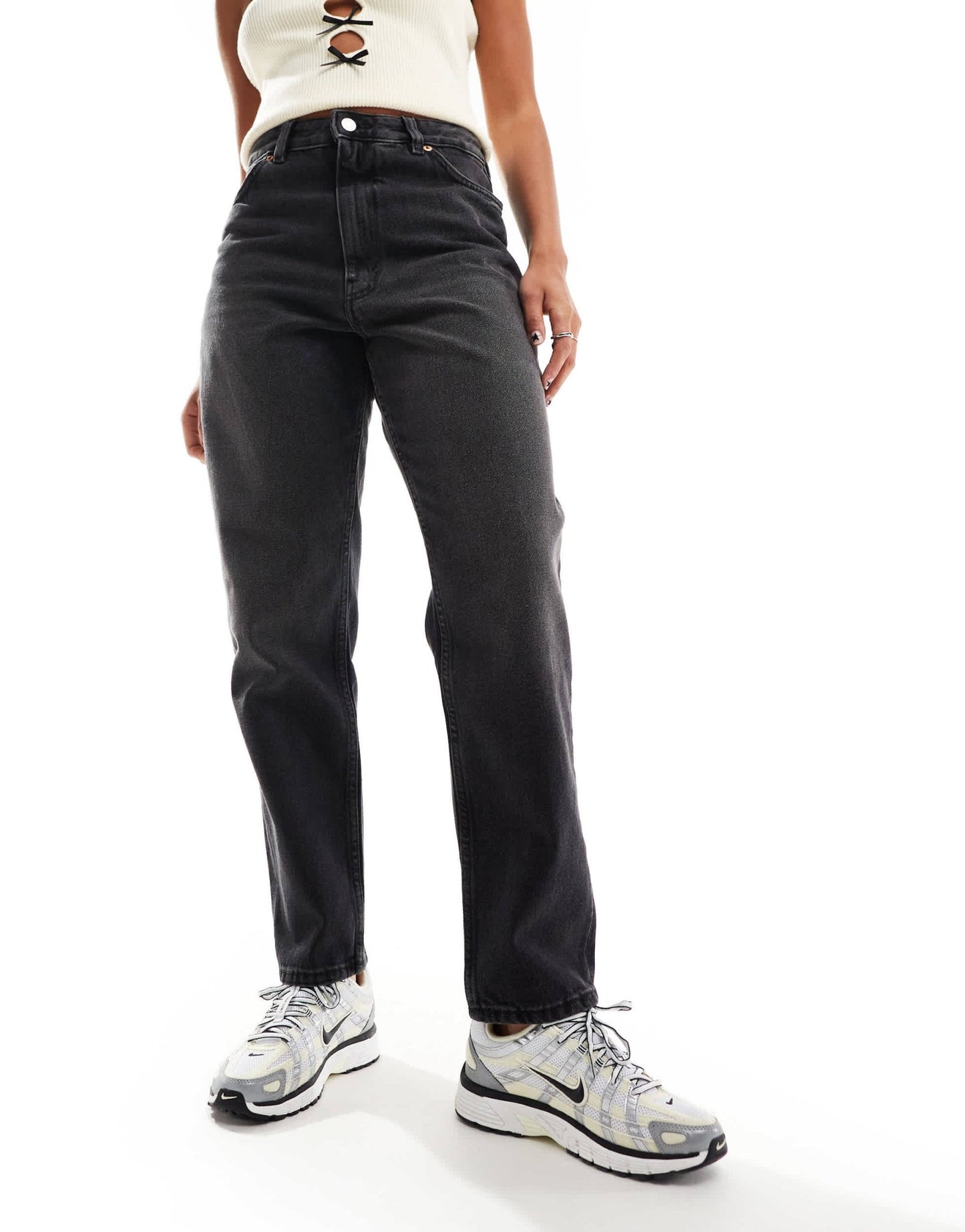 Monki Taiki high waist balloon leg jeans in washed black - ASOS Sample Sale