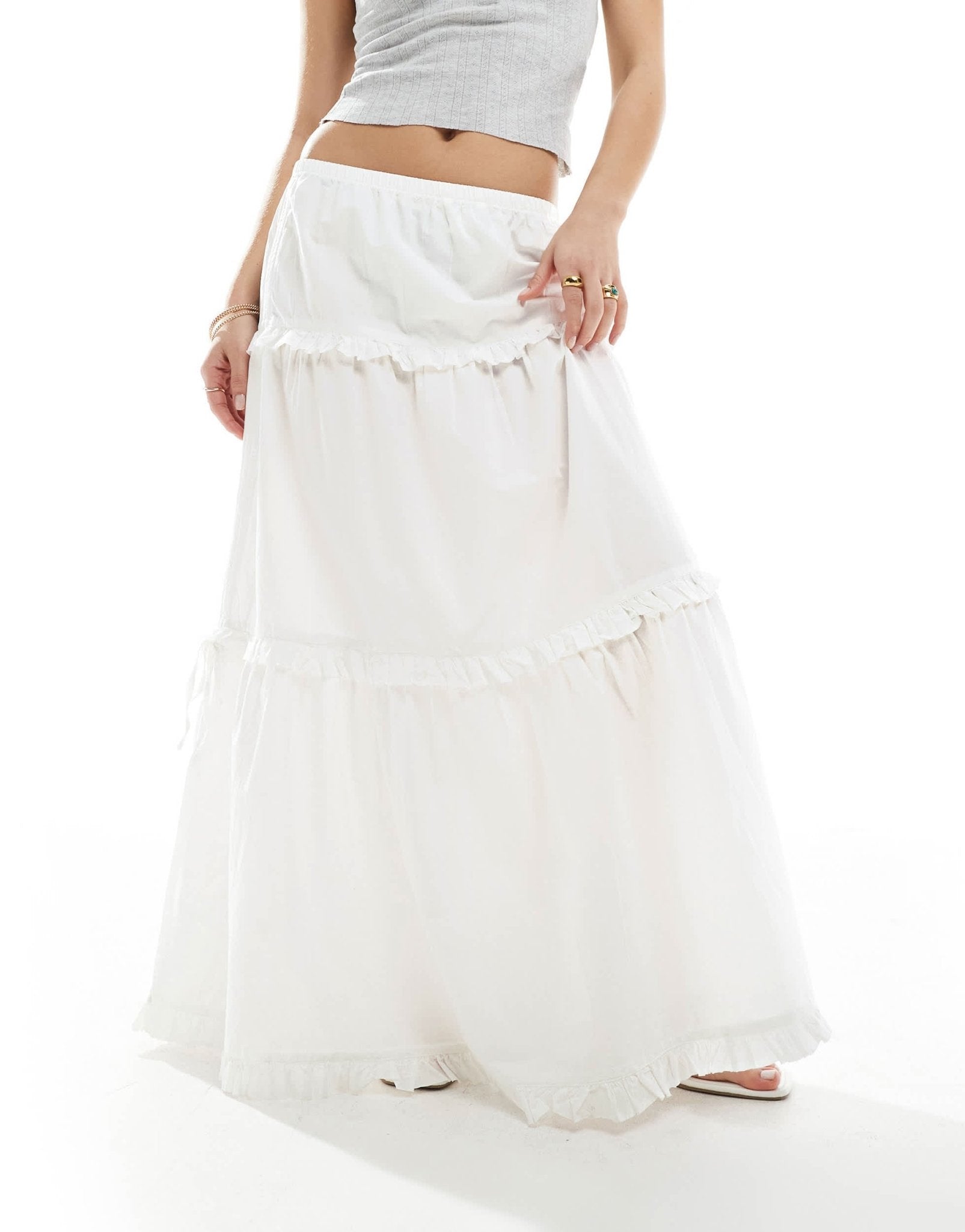 Monki tiered maxi skirt with ruffle detail in white - ASOS Sample Sale