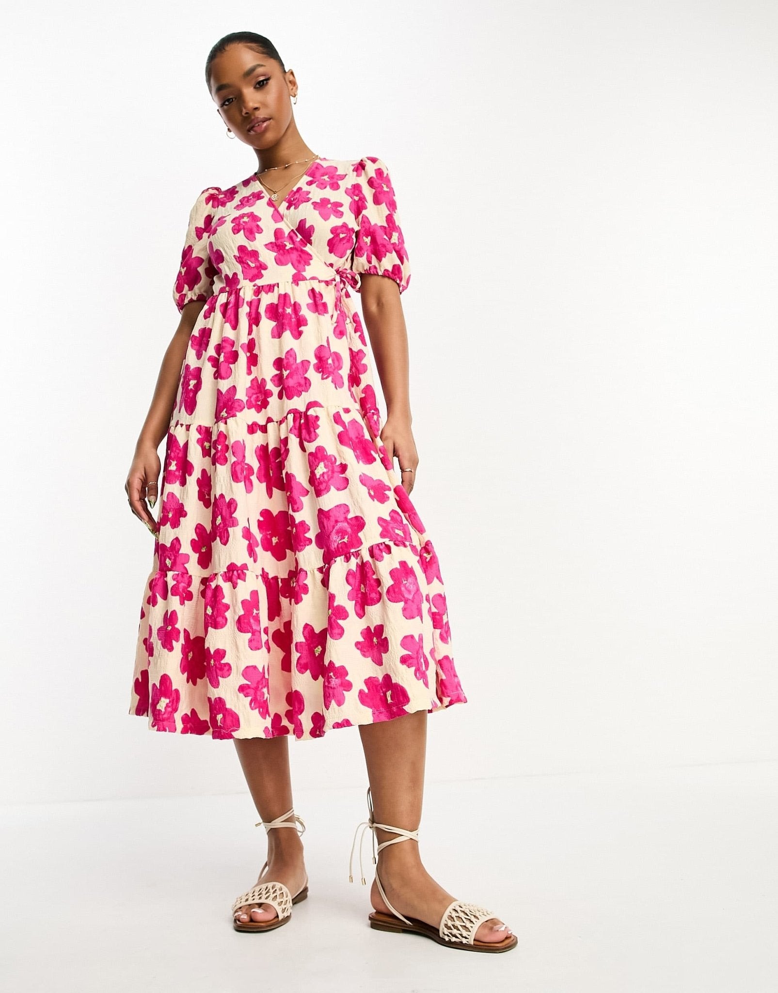 Monki tiered wrap midi dress in pink floral print - ASOS Sample Sale