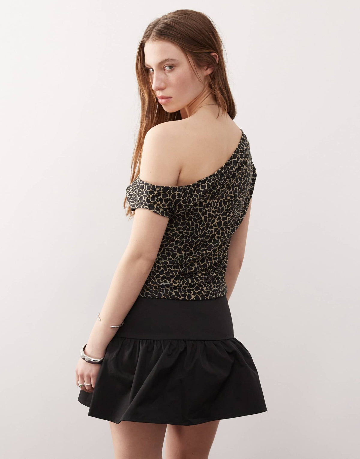 Motel jaridah giraffe print top in black and cream - ASOS Sample Sale