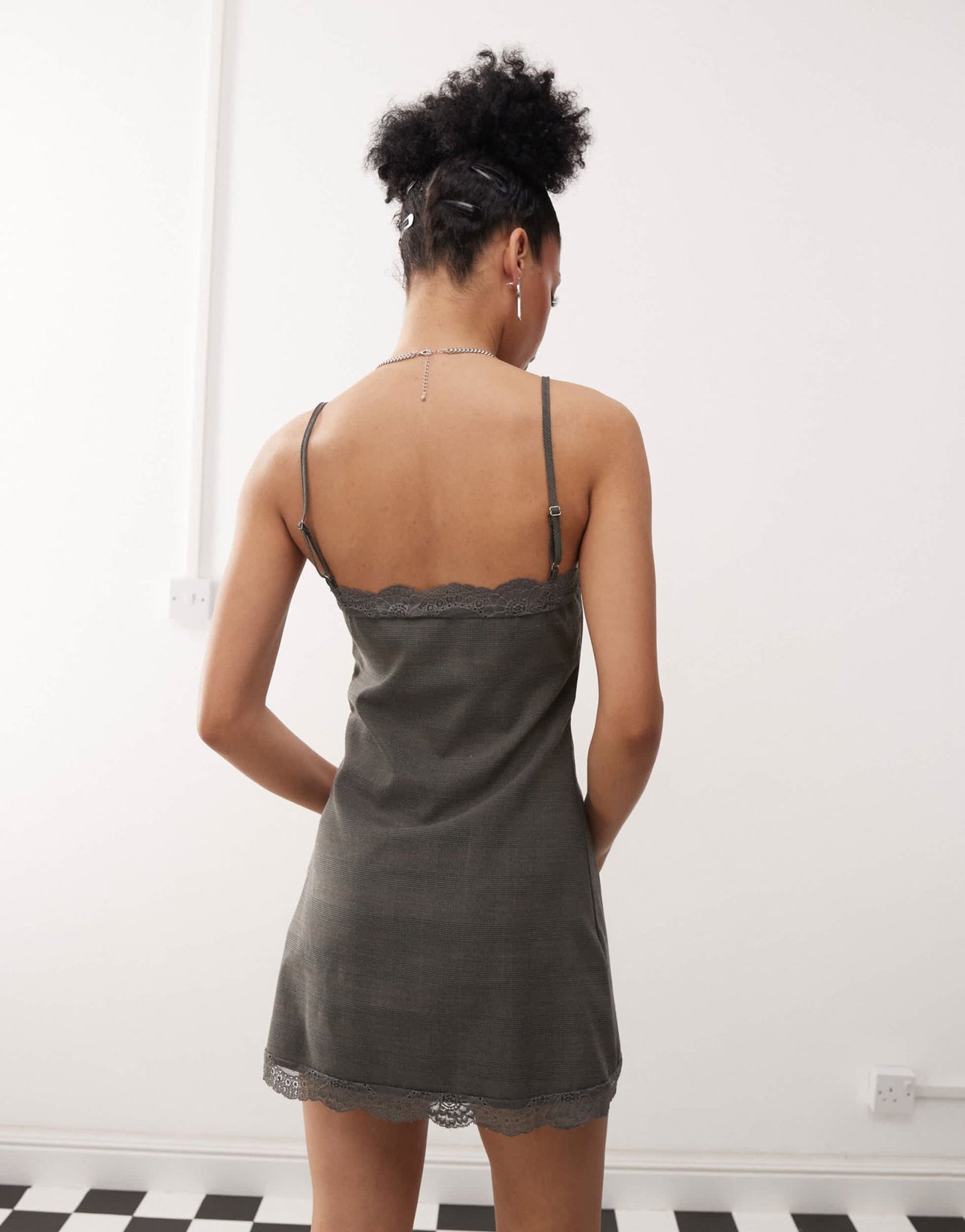 Motel larna check lace edge check mini dress in grey - ASOS Sample Sale