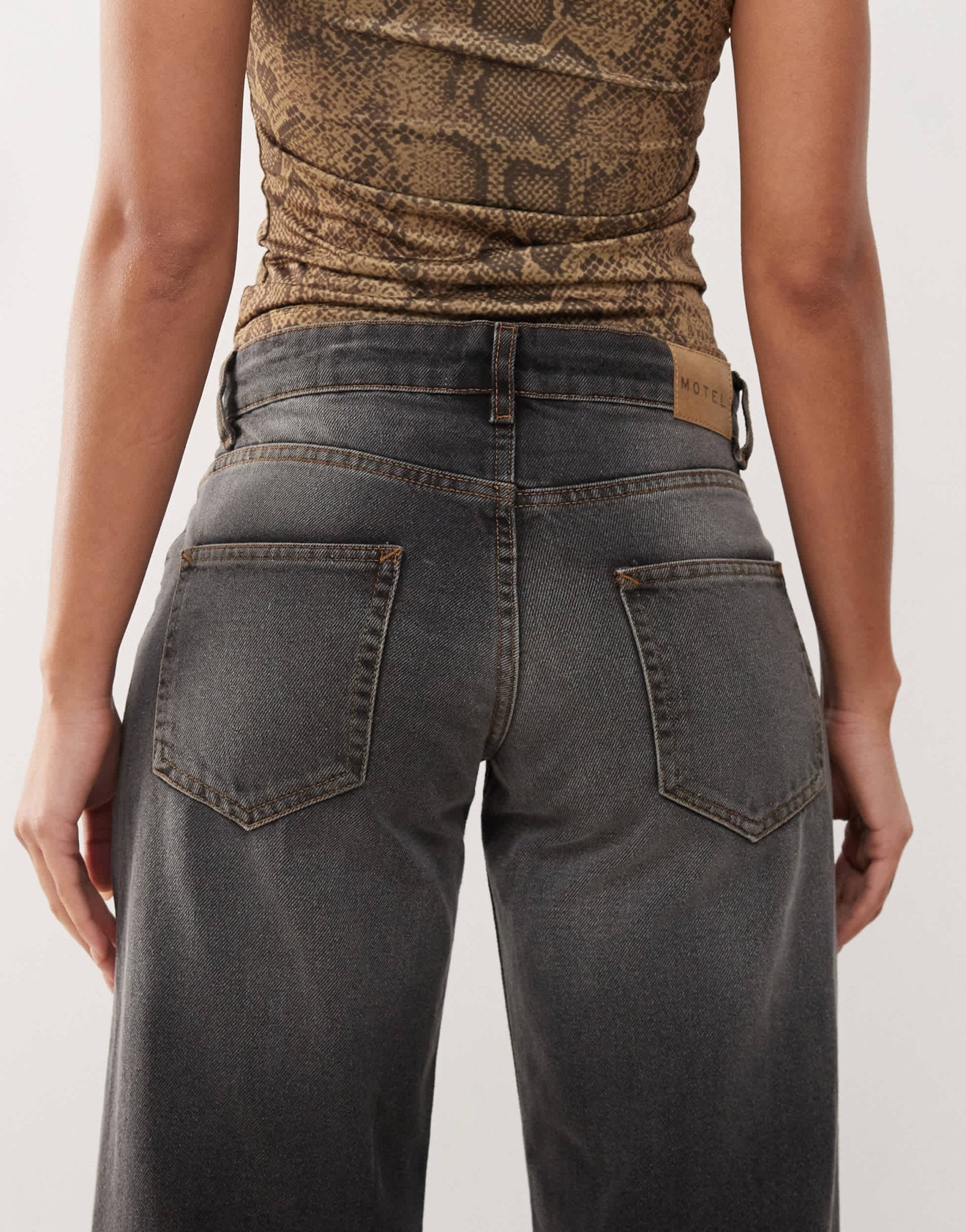 Motel low rise parallel jeans in grey used bleach - ASOS Sample Sale