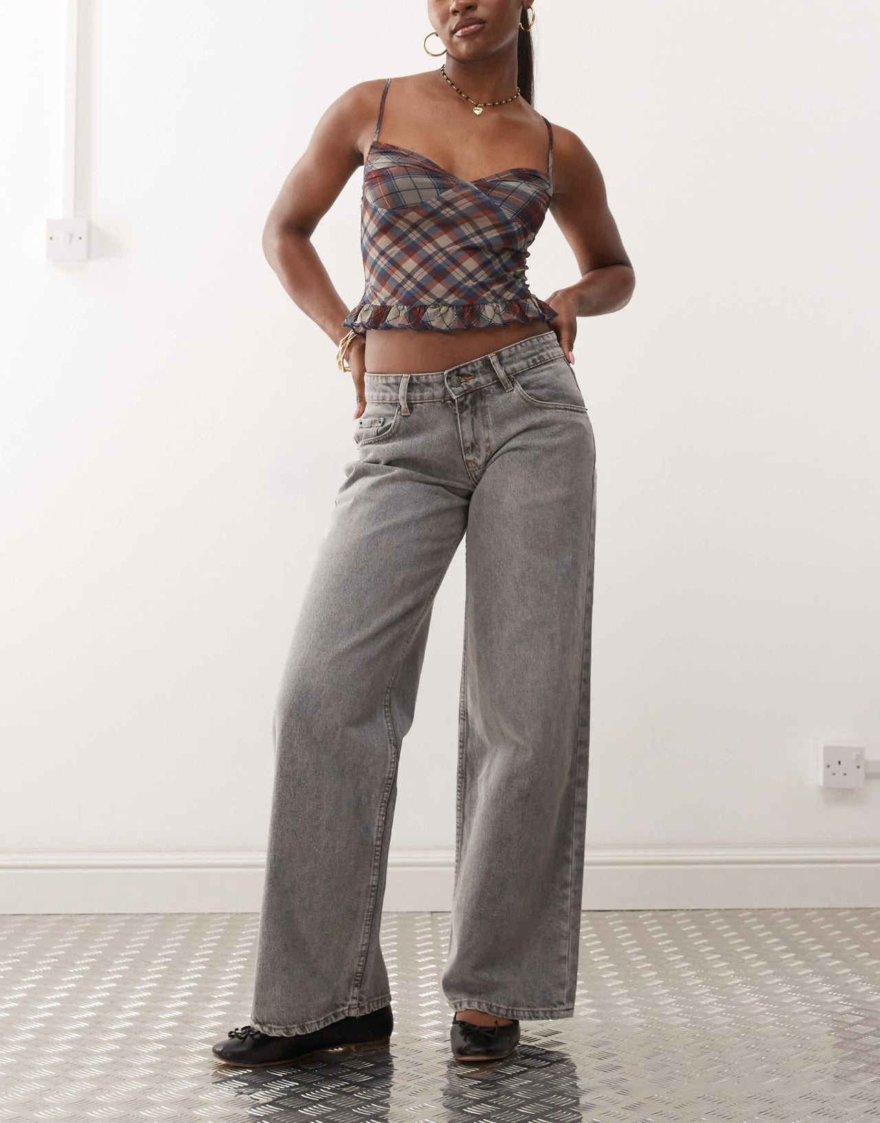 Motel roomy wide leg low rise jeans in grey wash - ASOS Sample Sale