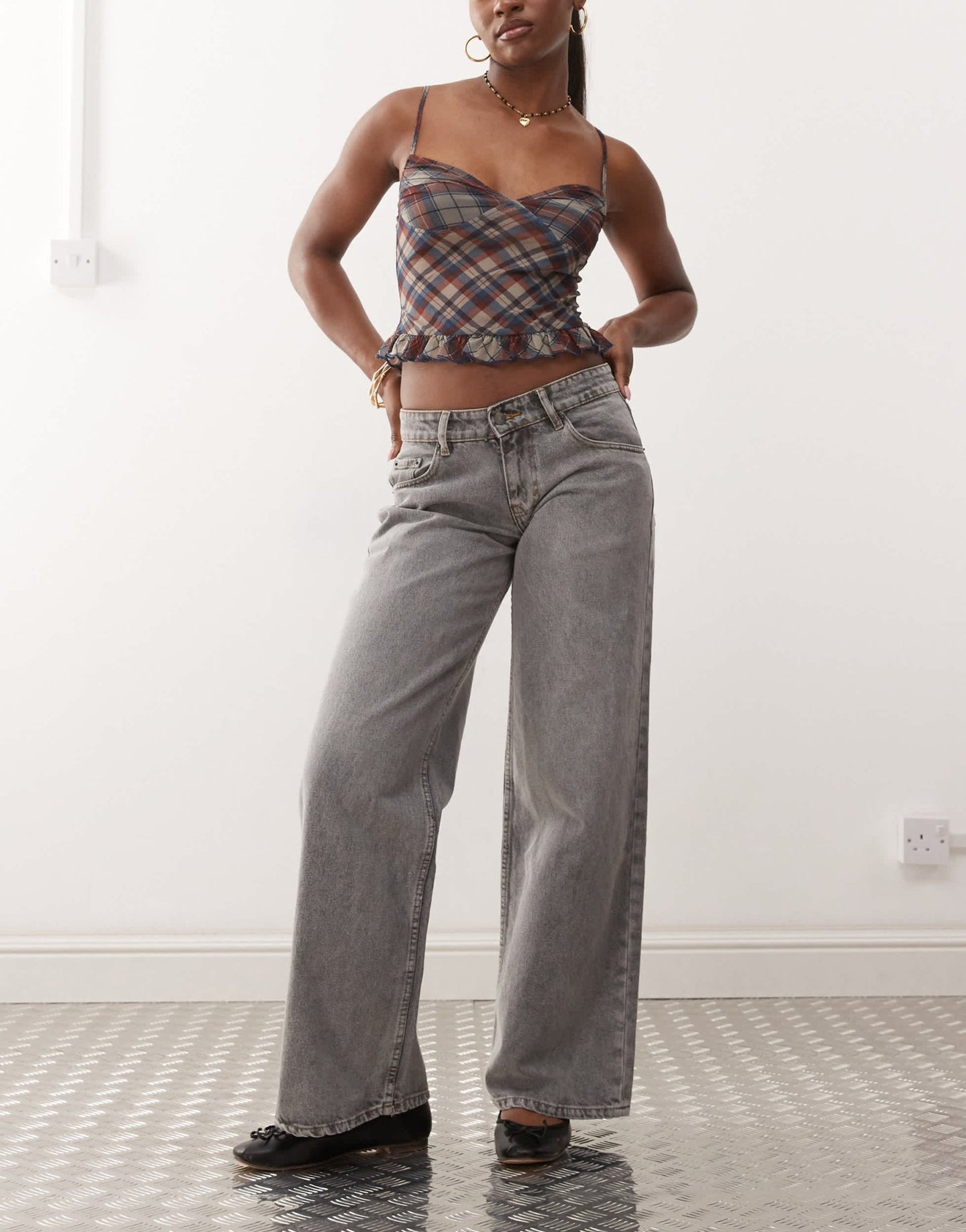 Motel roomy wide leg low rise jeans in grey wash - ASOS Sample Sale