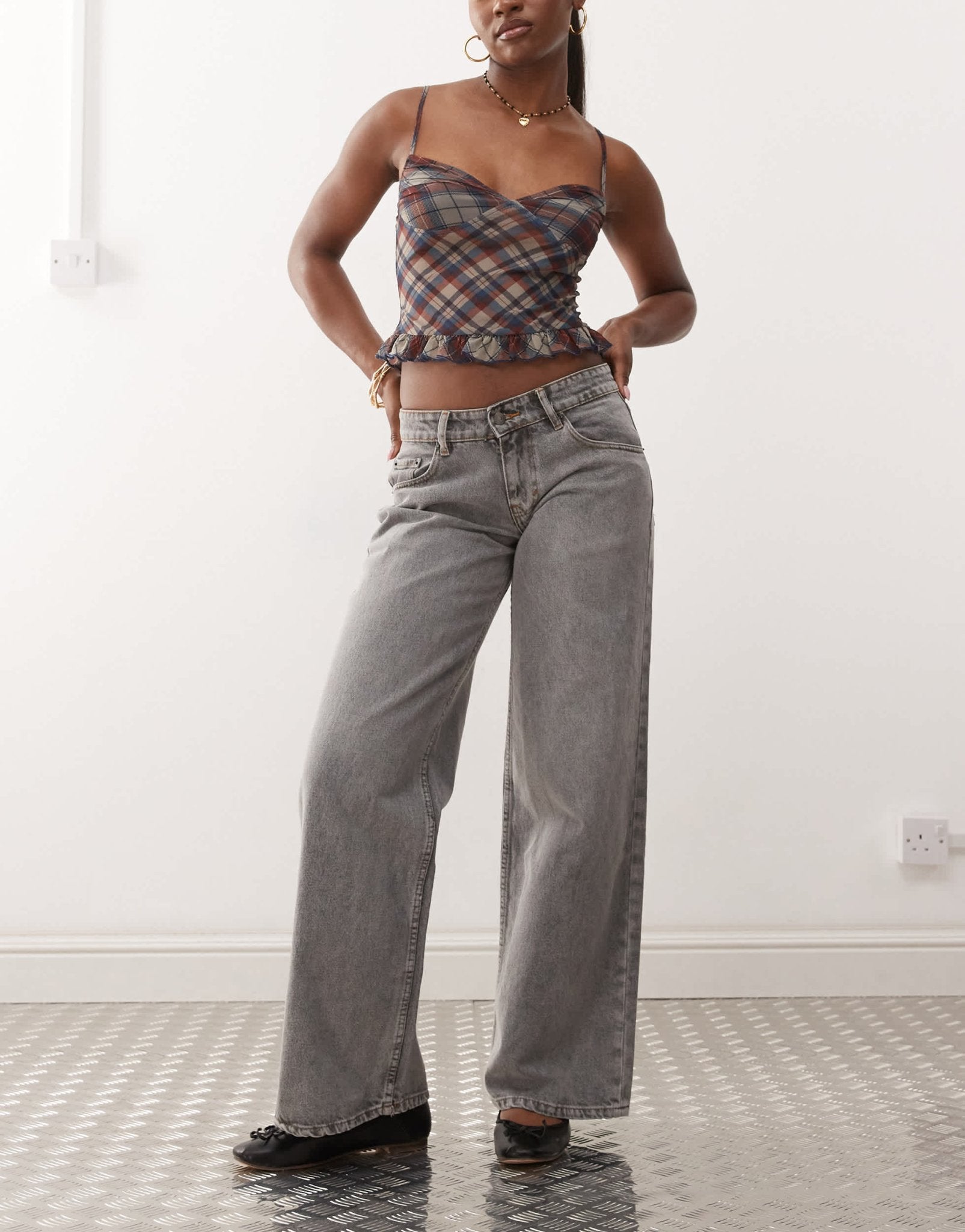 Motel roomy wide leg low rise jeans in grey wash - ASOS Sample Sale