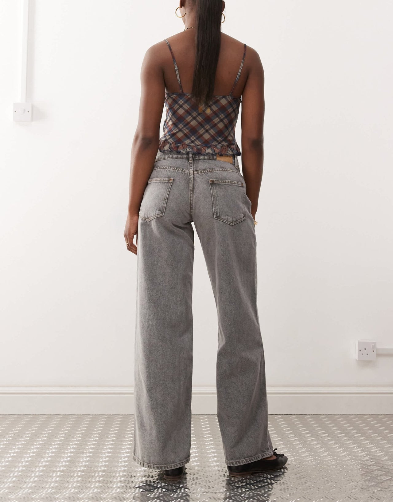 Motel roomy wide leg low rise jeans in grey wash - ASOS Sample Sale