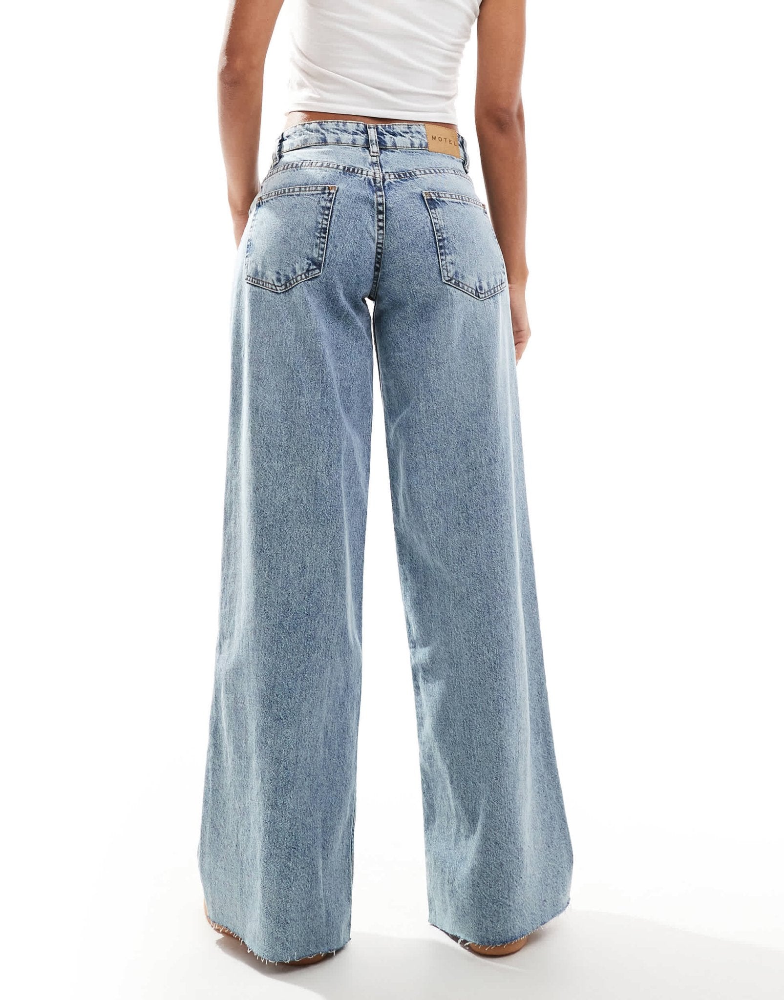 Motel roomy wide leg low rise jeans in vintage blue wash - ASOS Sample Sale