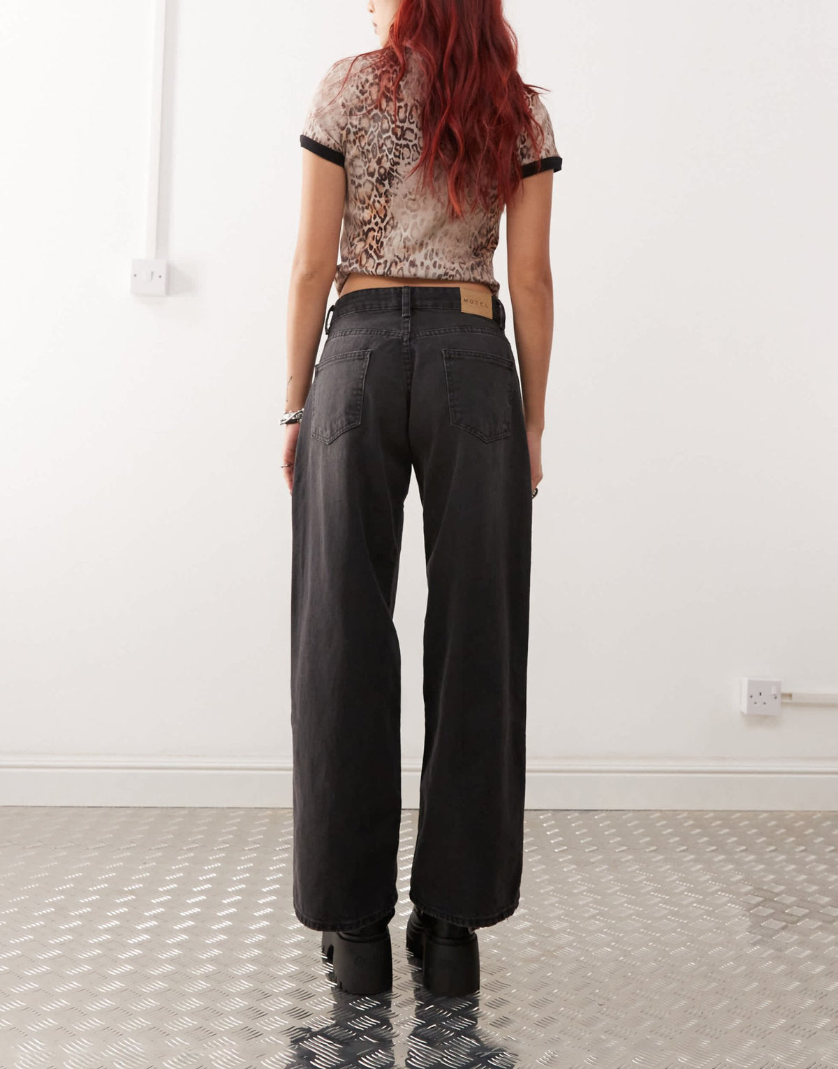 Motel roomy wide leg low rise jeans in washed black - ASOS Sample Sale