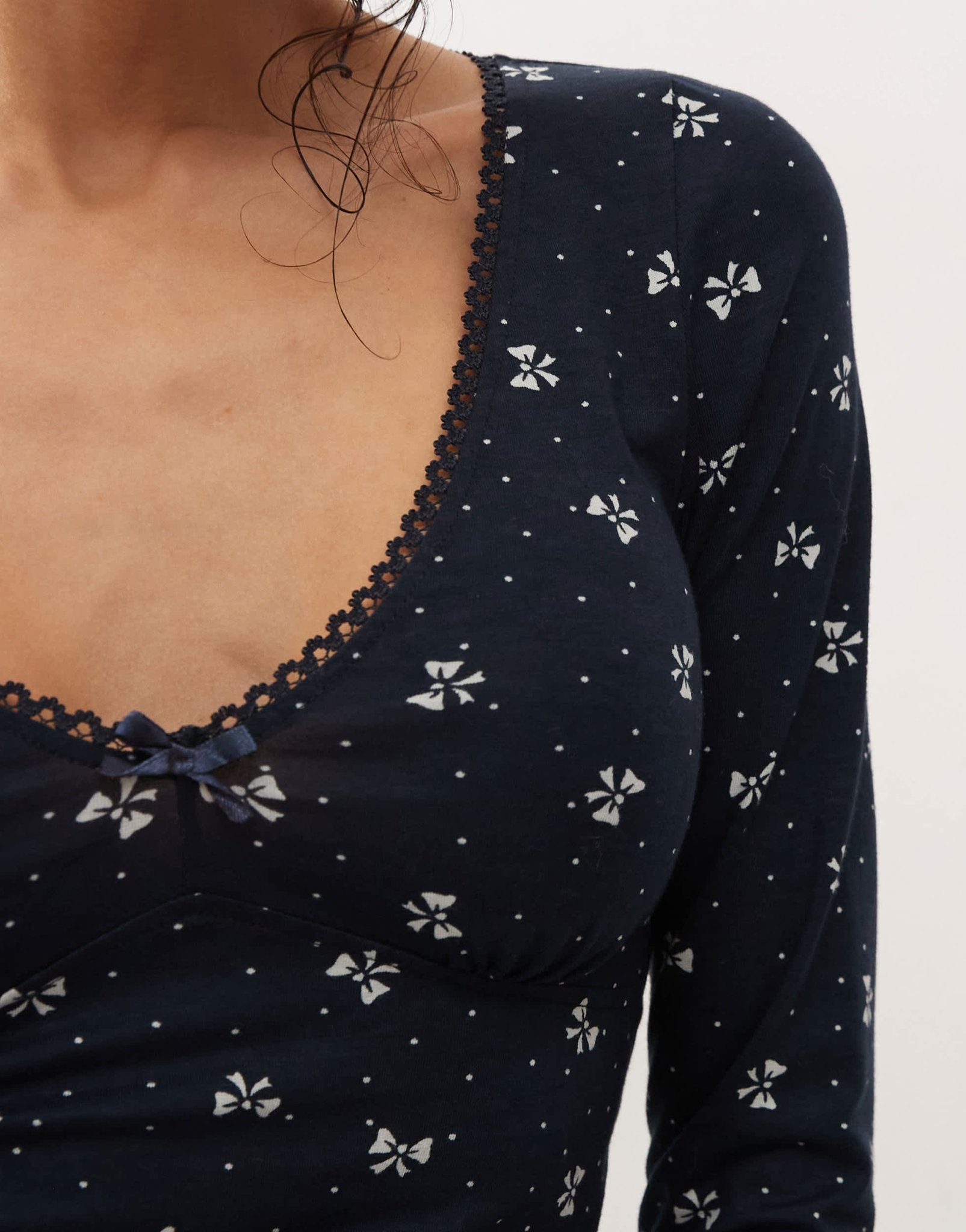 Motel salisa mini bow print long sleeve top in navy - ASOS Sample Sale