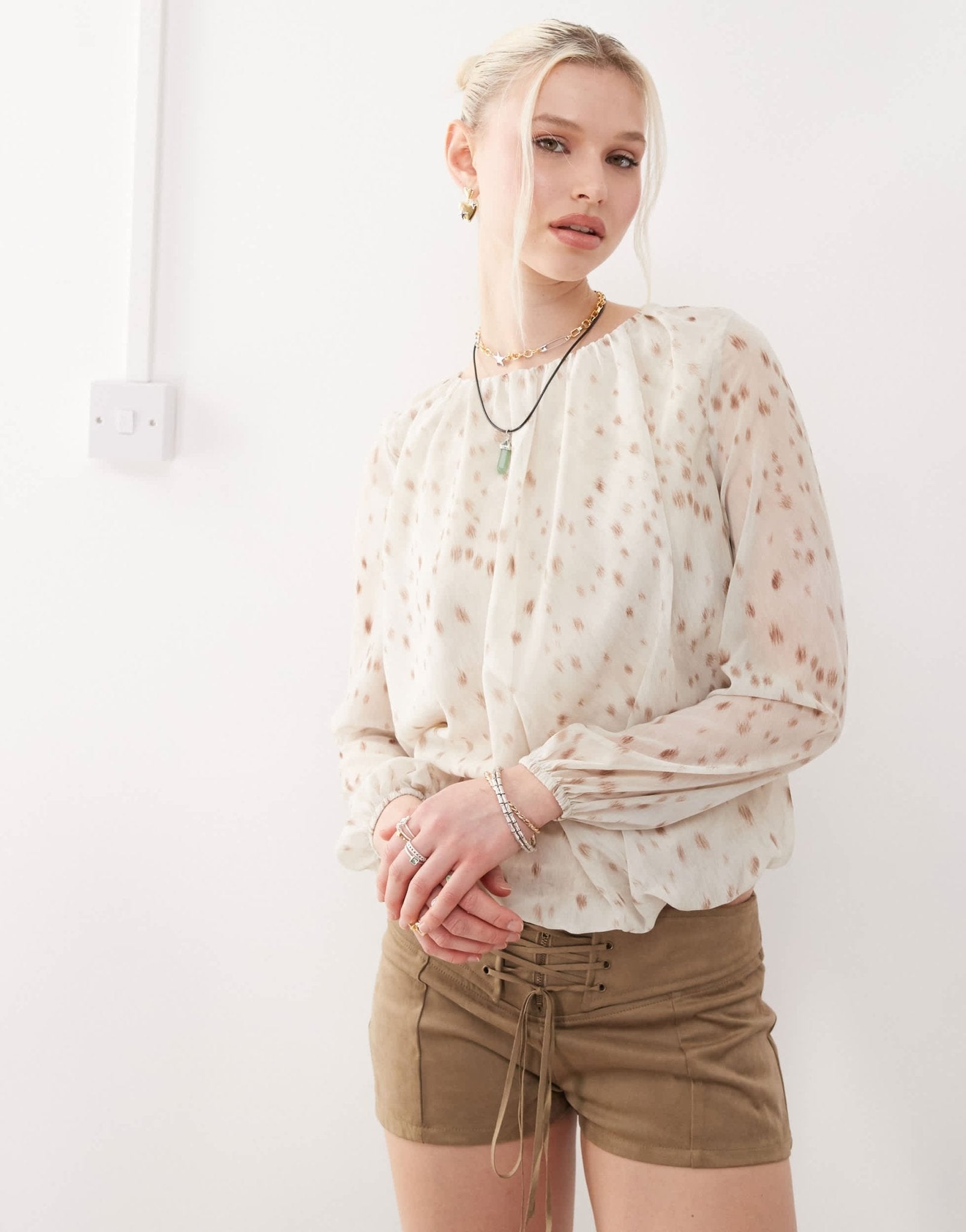 Motel seita print oversized blouse in ivory - ASOS Sample Sale