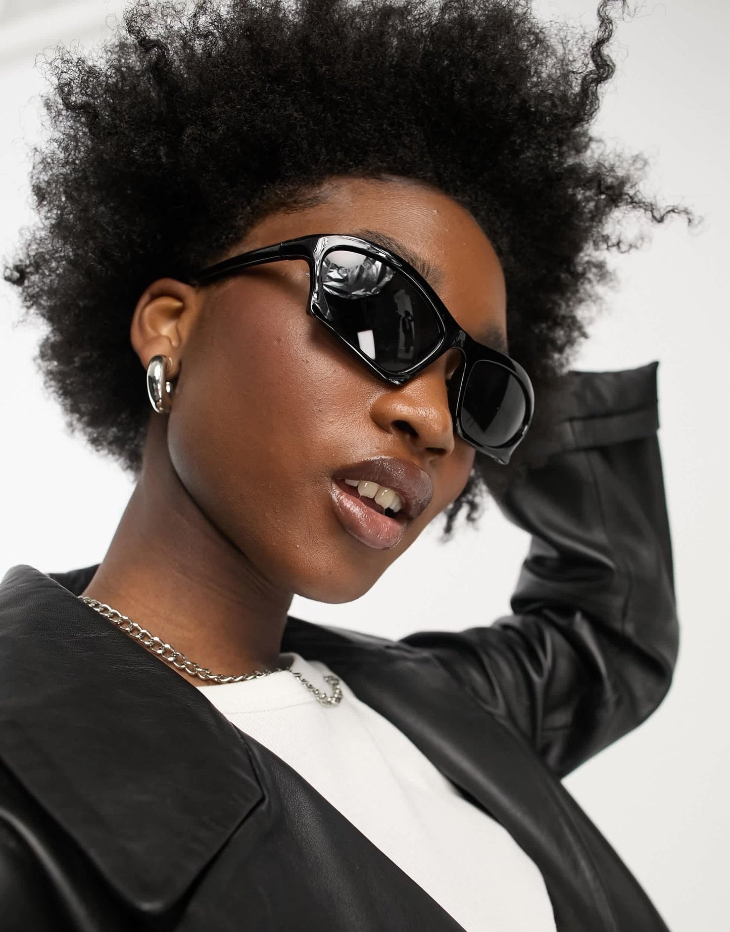 My Accessories London sporty cateye sunglasses in black - ASOS Sample Sale