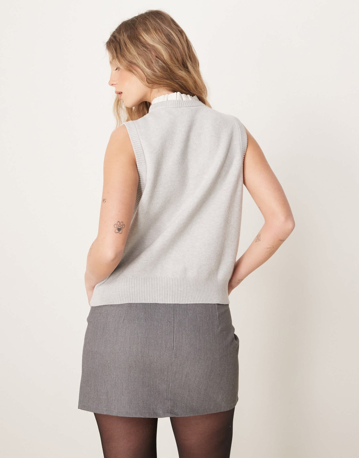 Neon Rose sleeveless trim detail compact cardigan in grey - ASOS Sample Sale