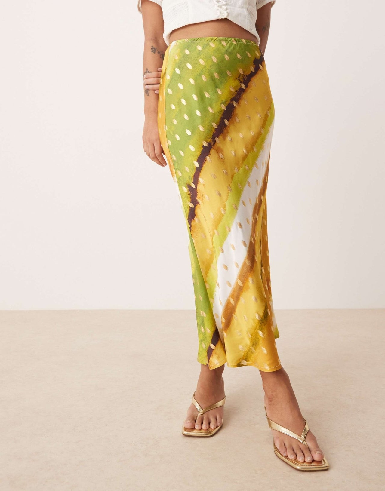 Never Fully Dressed Petite Dorris satin gold fleck maxi skirt in green print - ASOS Sample Sale