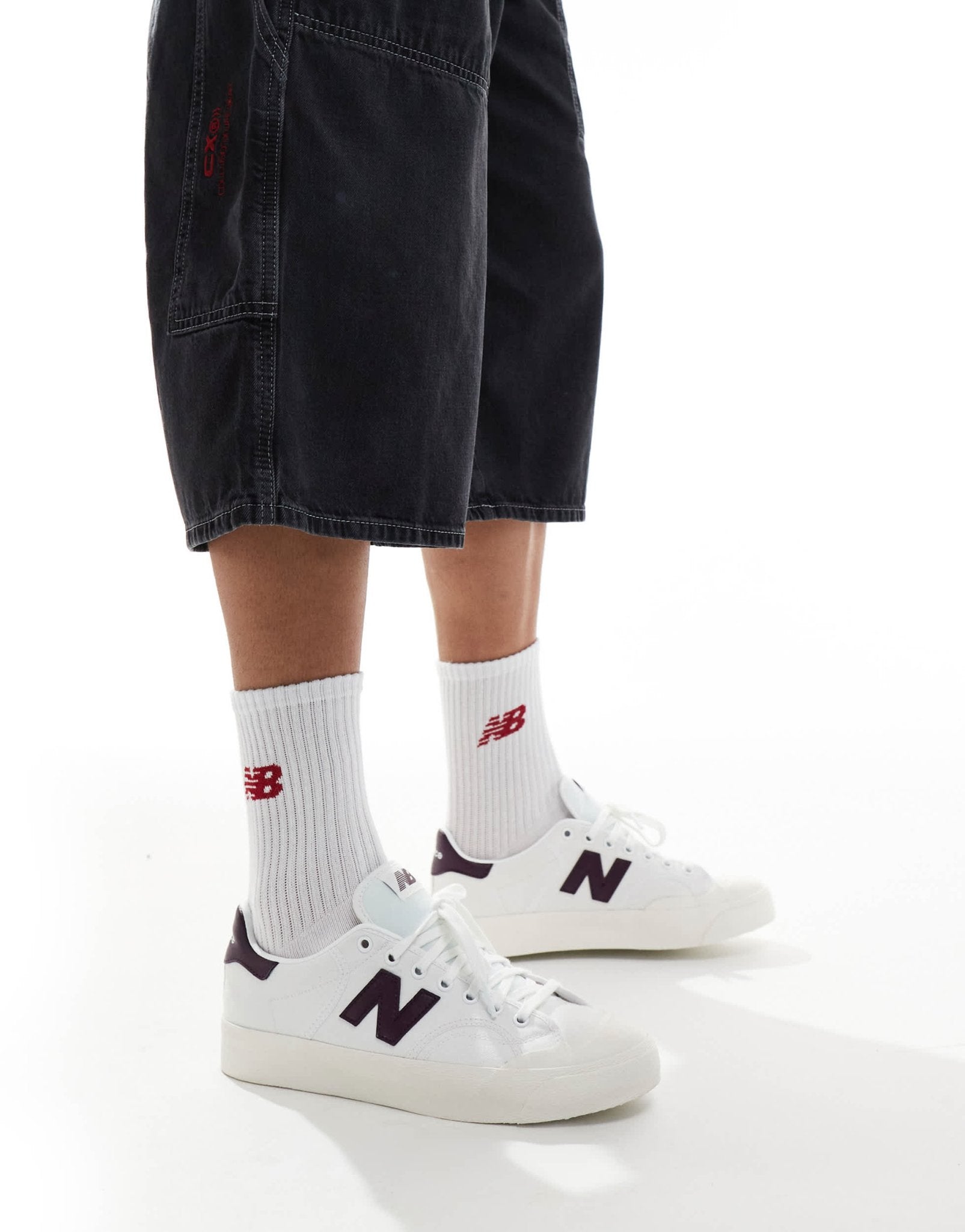 New Balance 100 trainers in white and burgundy - ASOS Sample Sale