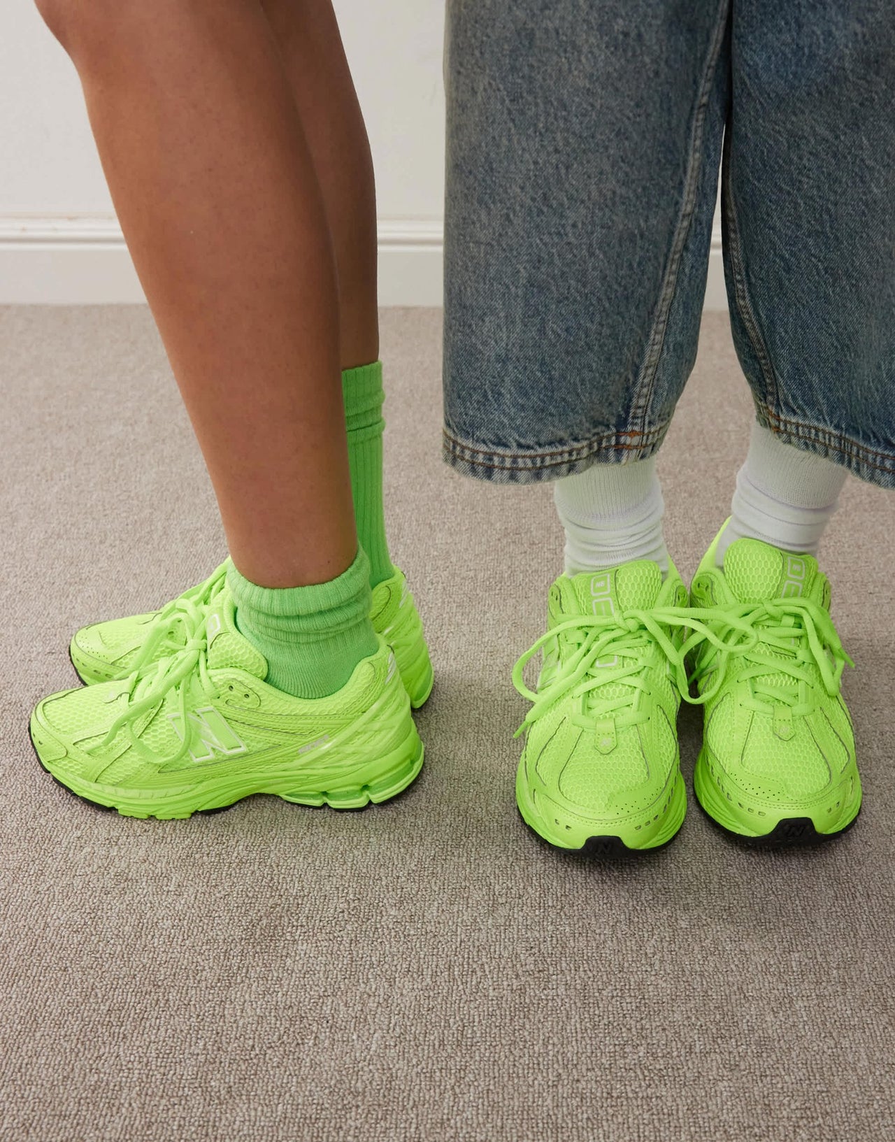 New Balance 1906 trainers in neon green - exclusive to ASOS - ASOS Sample Sale