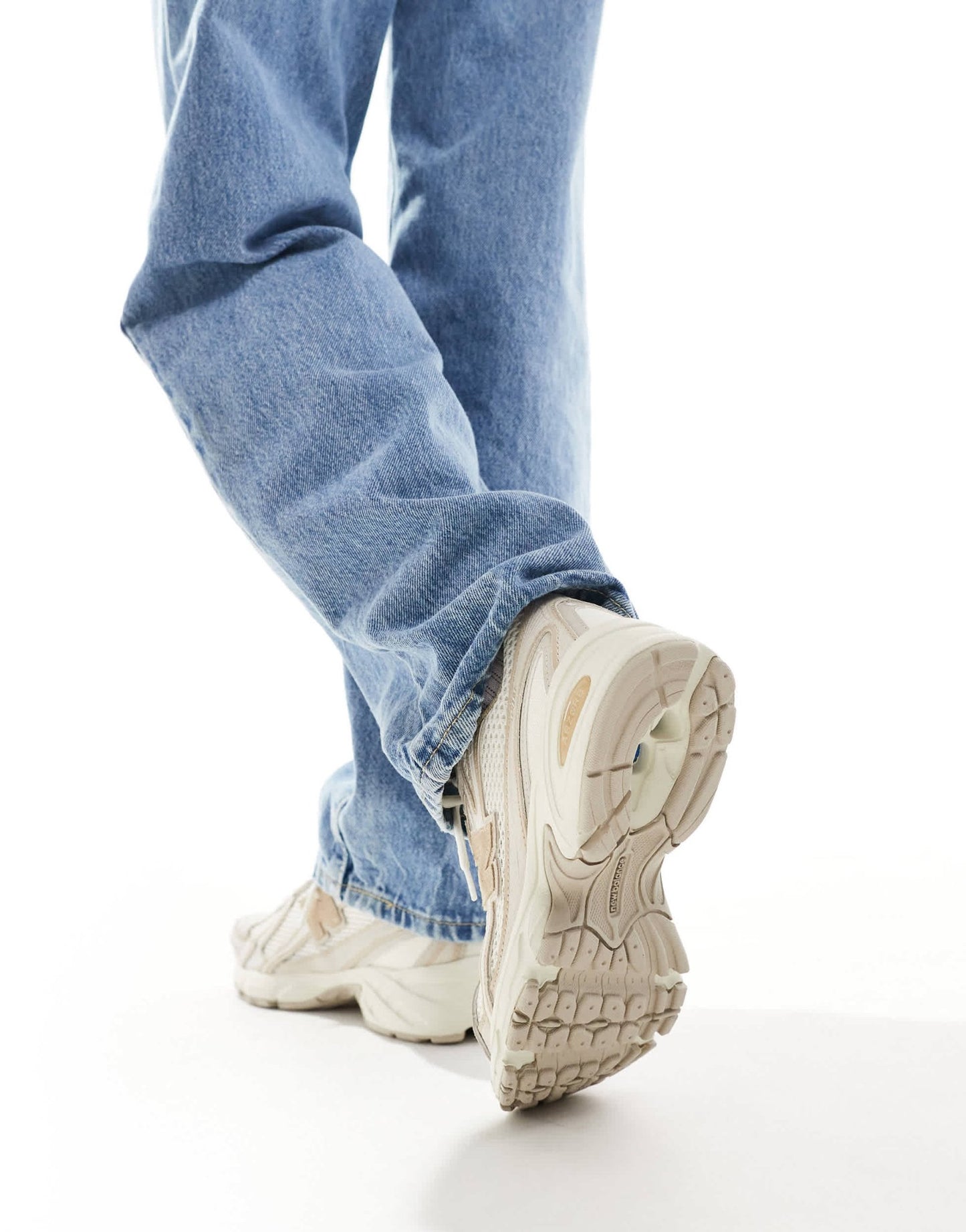 New Balance 740 trainers in beige and tan - ASOS Sample Sale