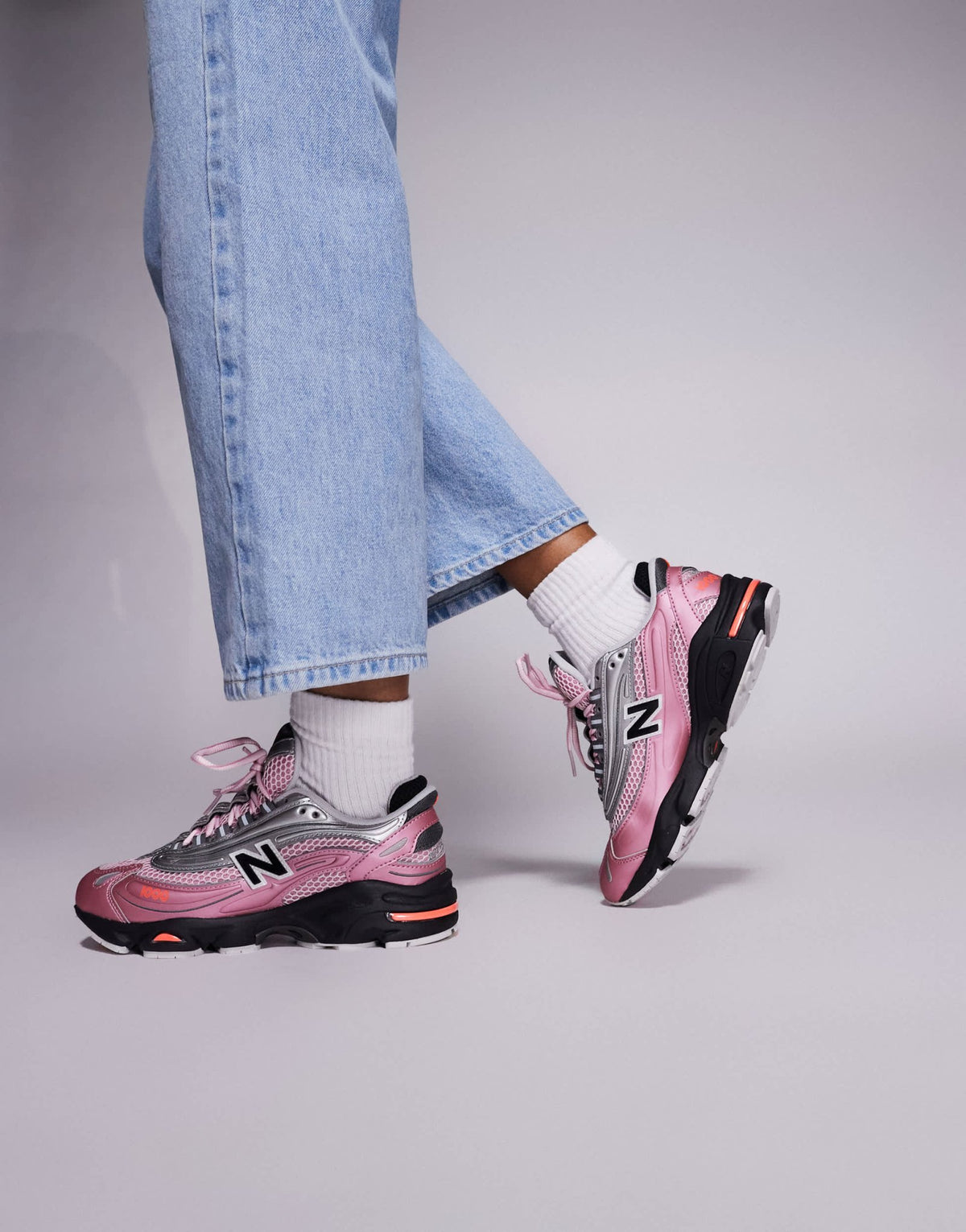 New Balance M1000 unisex trainers in pink and silver - ASOS Sample Sale