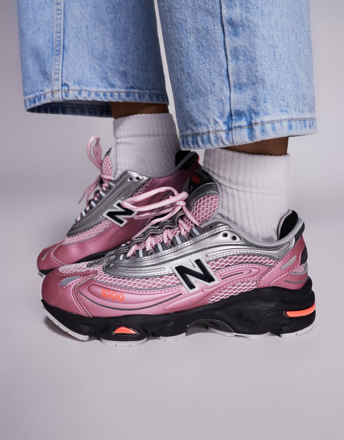New Balance M1000 unisex trainers in pink and silver - ASOS Sample Sale