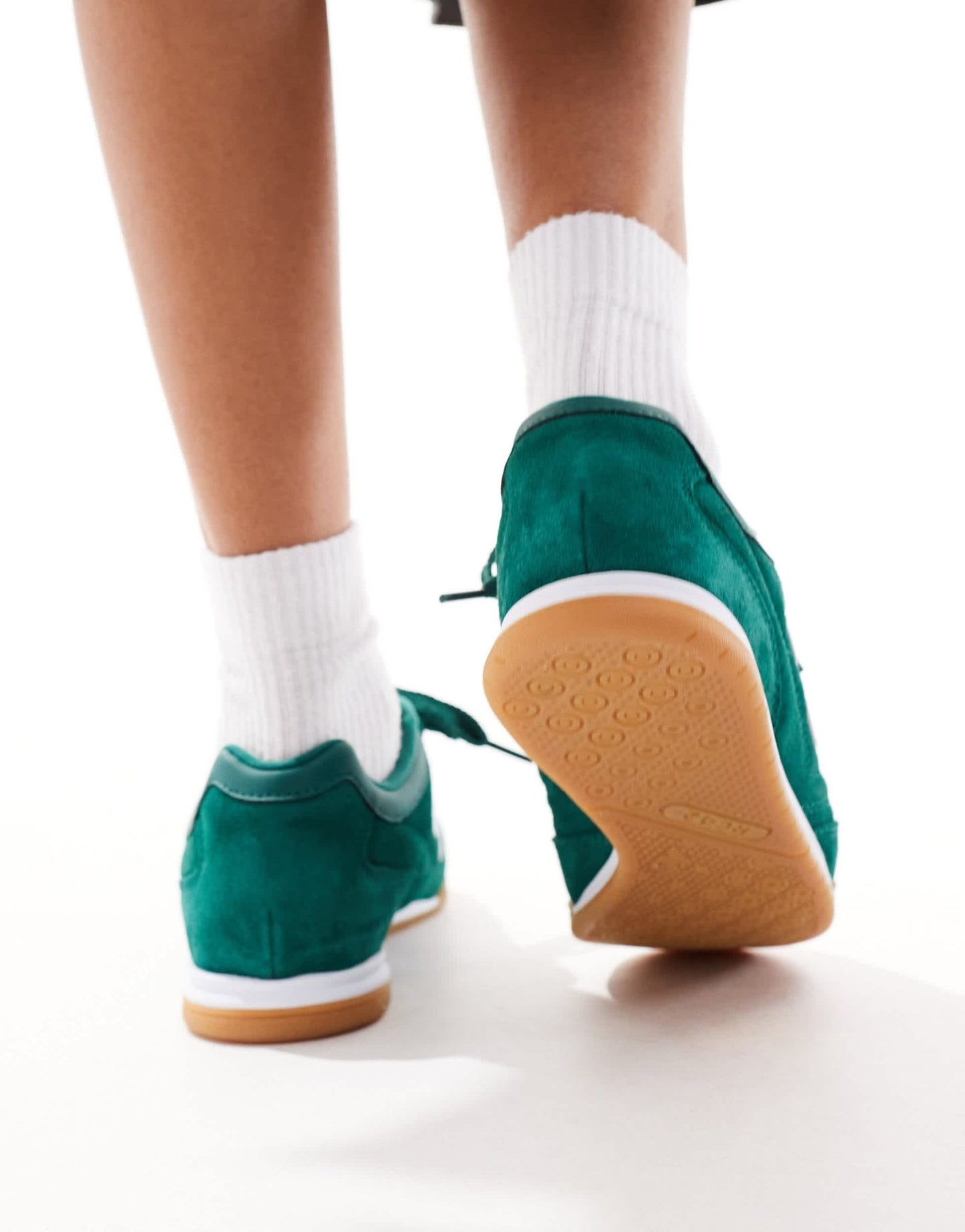 New Balance RC42 trainers in green - ASOS Sample Sale