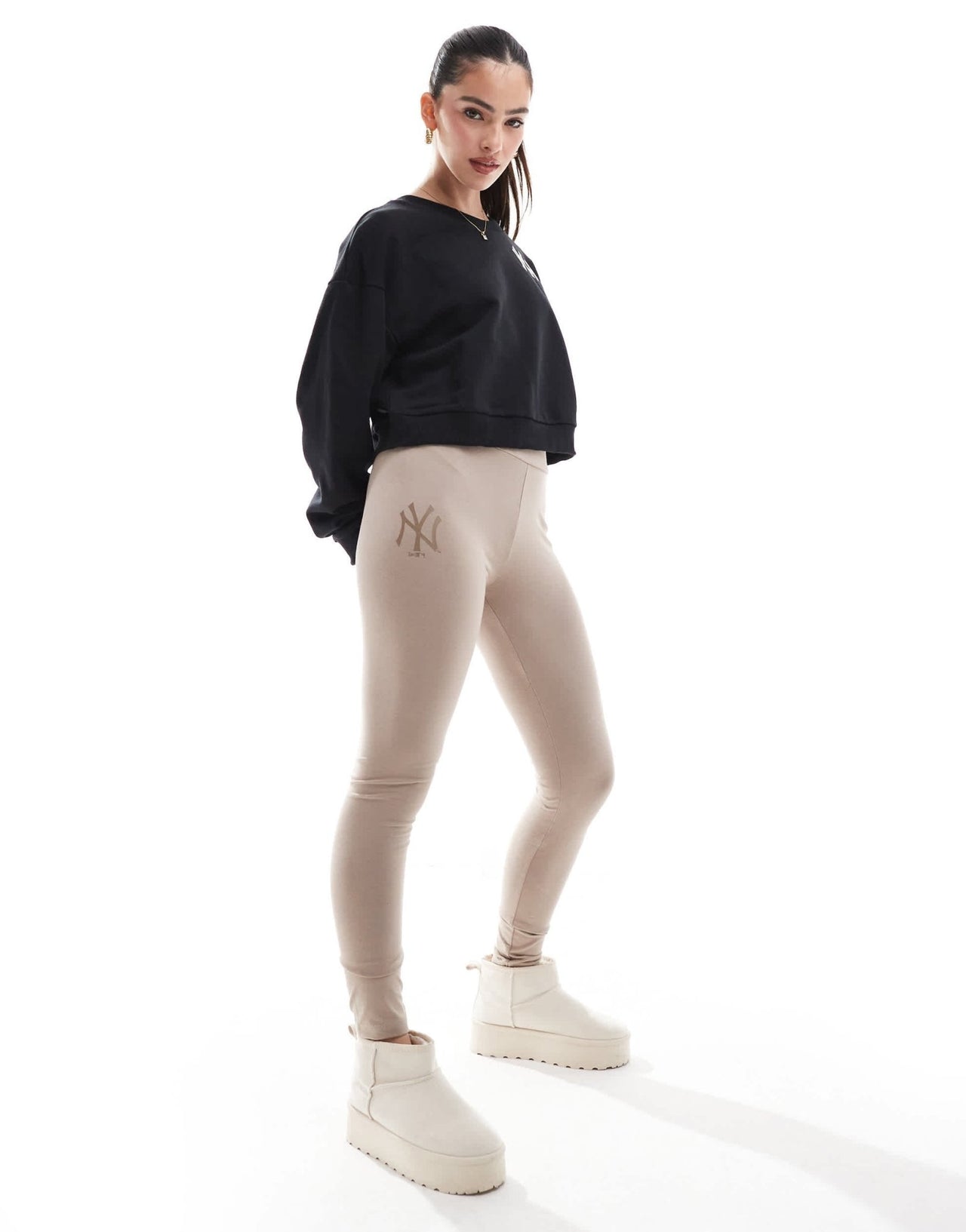New Era NY Yankees logo leggings in beige - ASOS Sample Sale