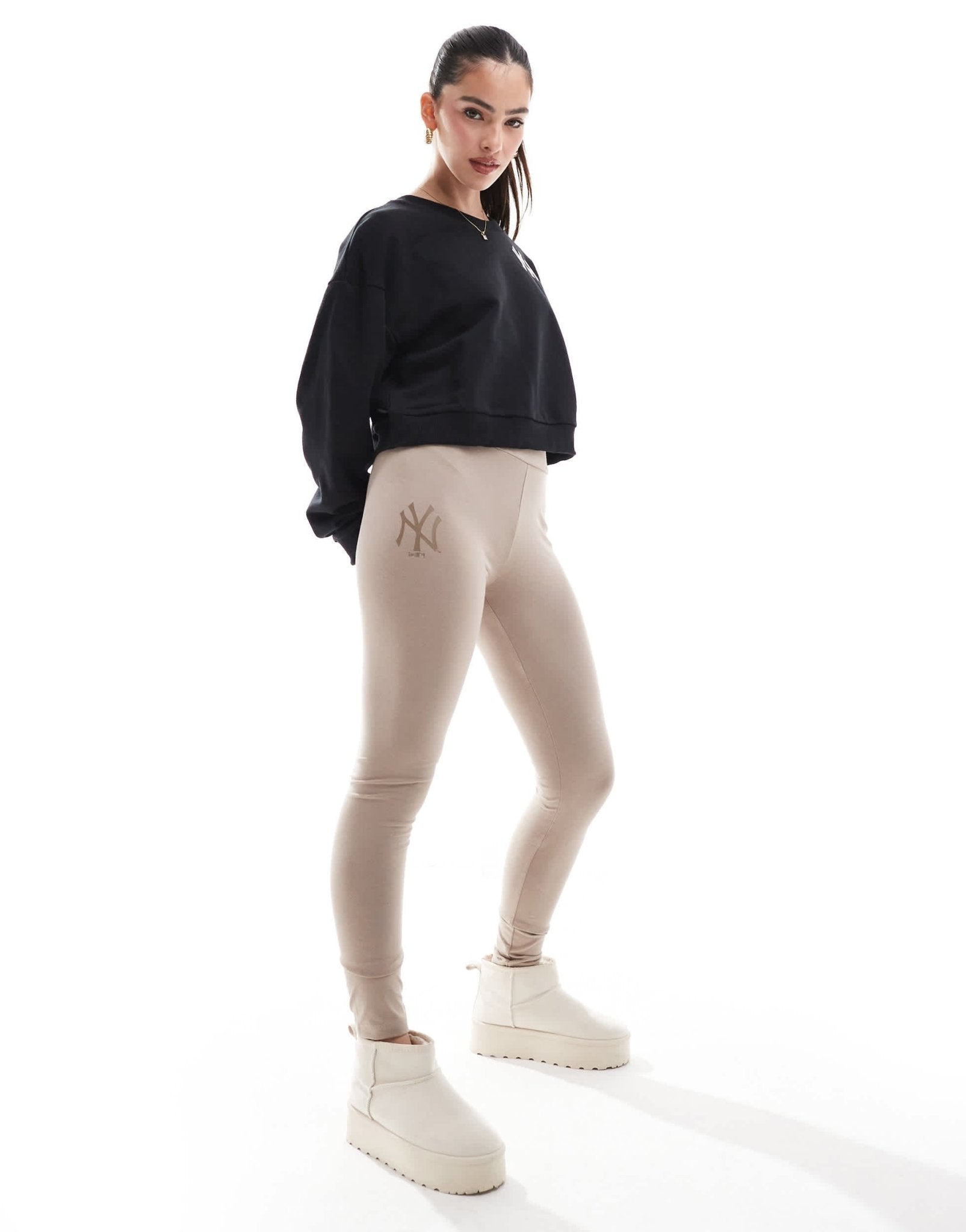 New Era NY Yankees logo leggings in beige - ASOS Sample Sale