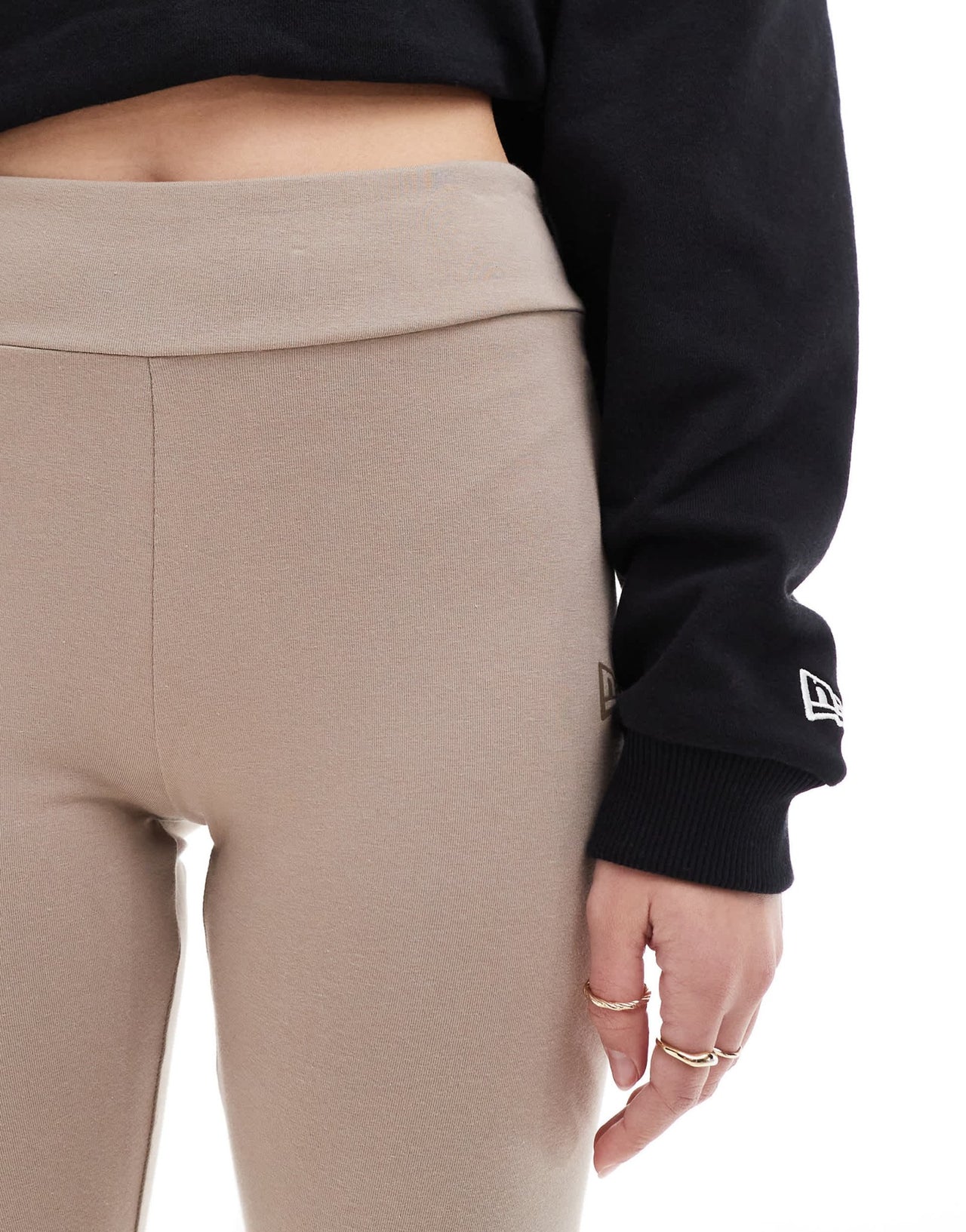 New Era NY Yankees logo leggings in beige - ASOS Sample Sale