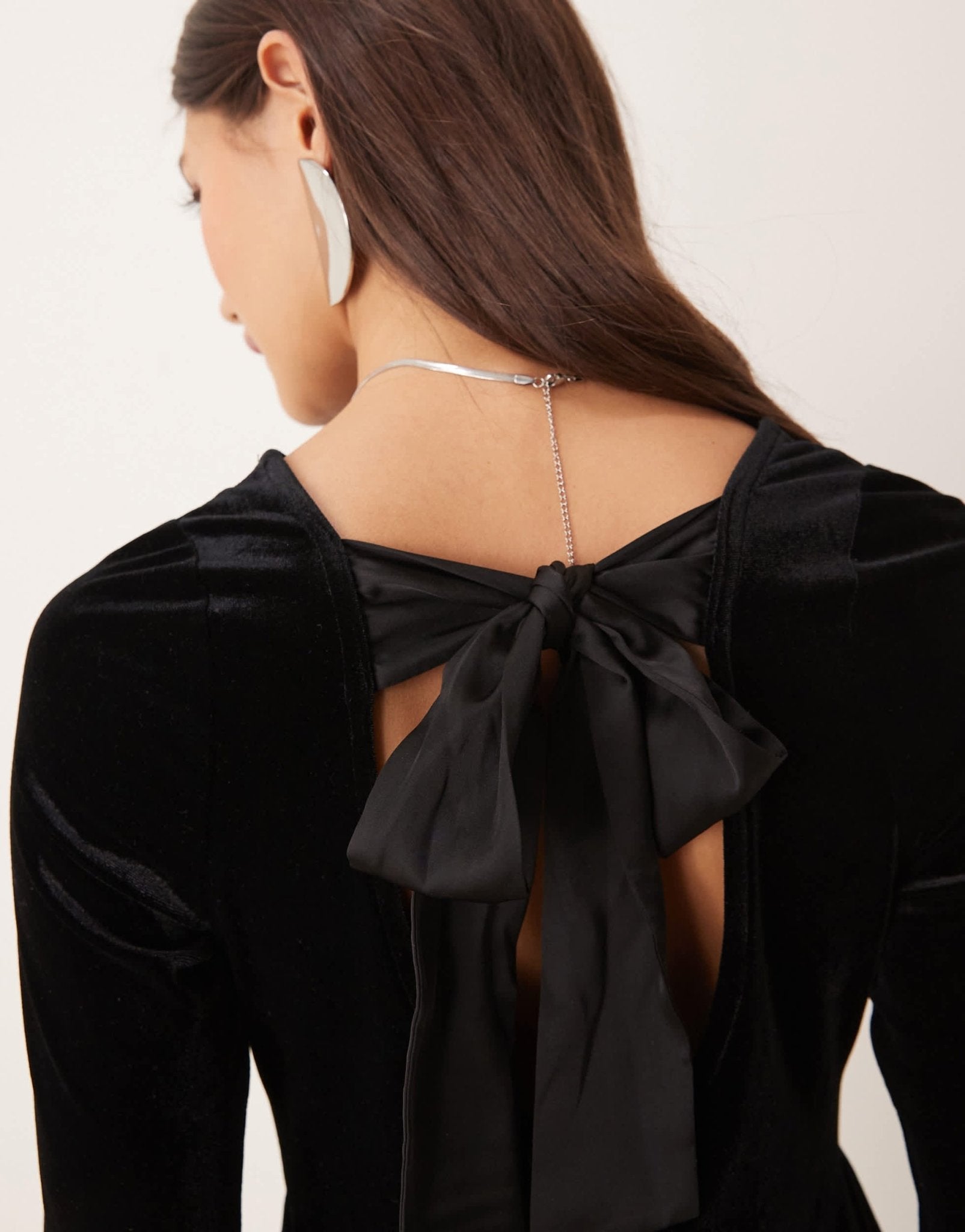 New Look bow back velvet mini dress in black - ASOS Sample Sale