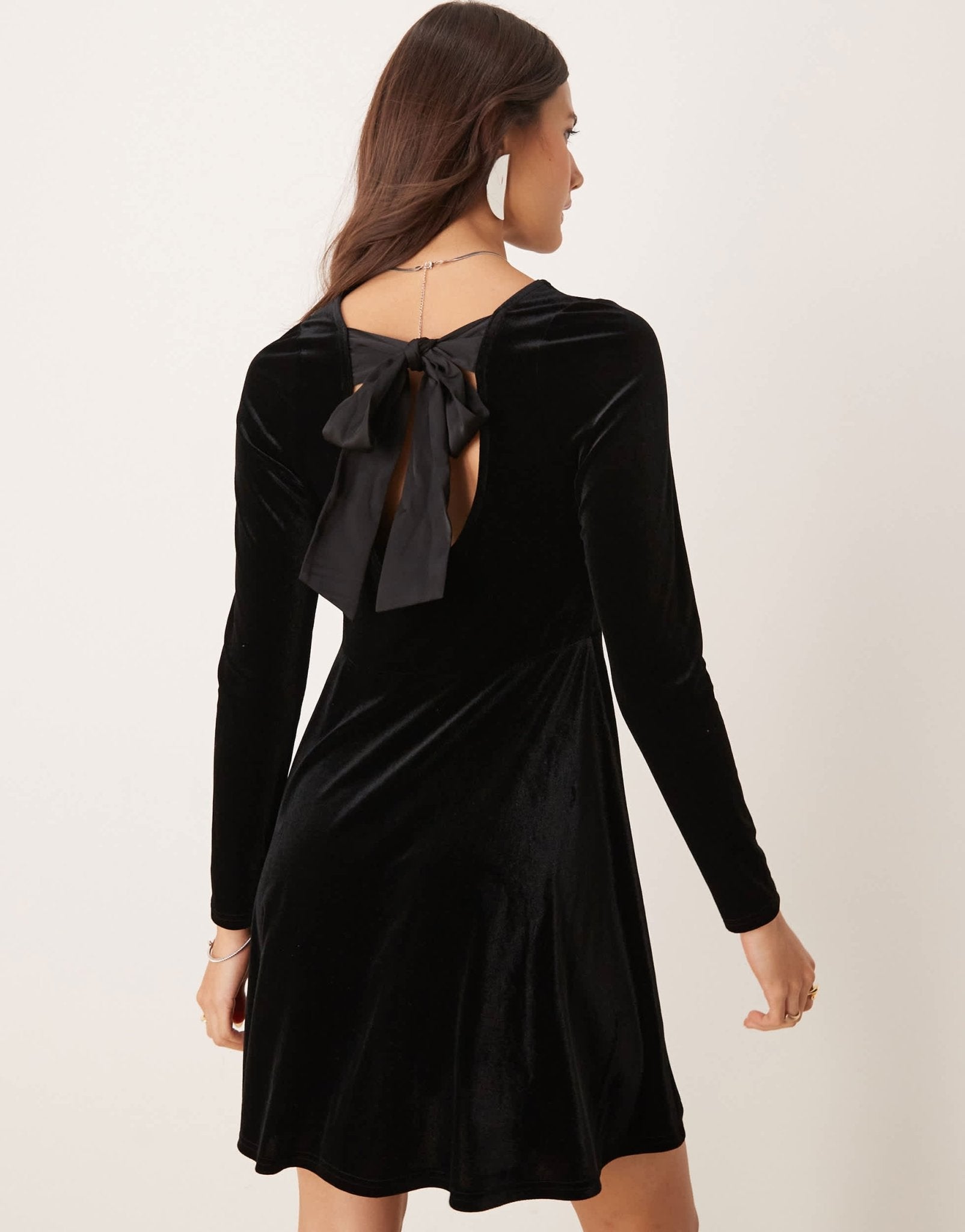 New Look bow back velvet mini dress in black - ASOS Sample Sale