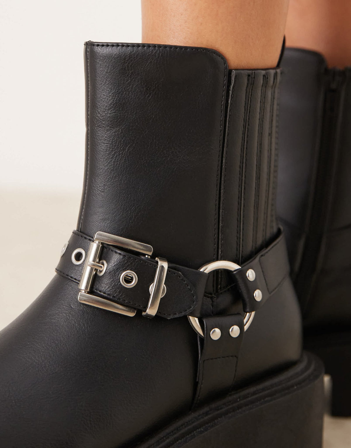 New Look buckle biker chelsea boot in black - ASOS Sample Sale