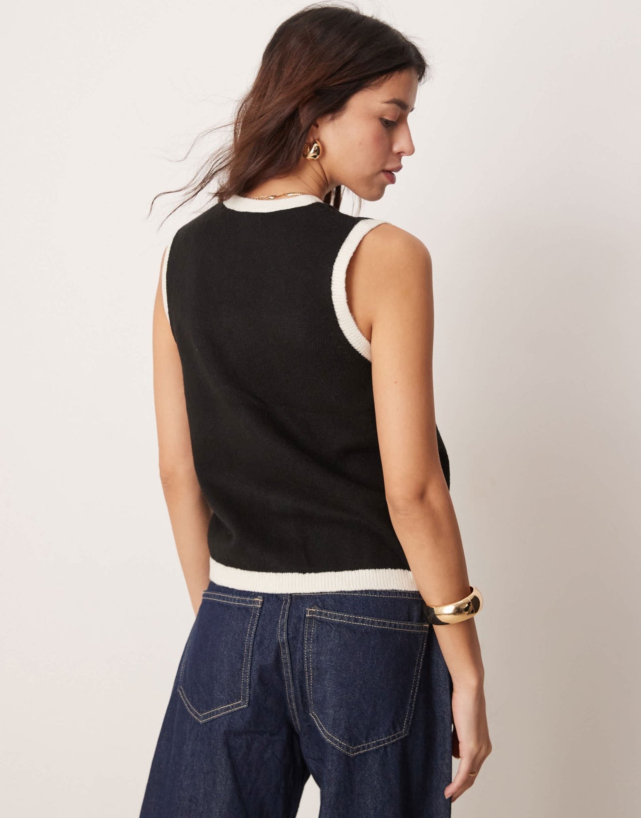 New Look button down knitted waistcoat in black - ASOS Sample Sale