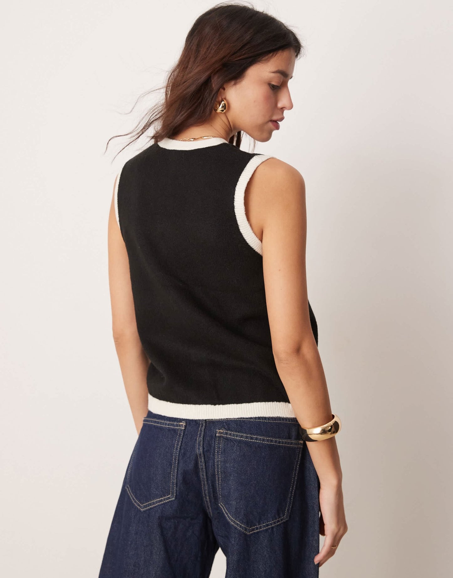 New Look button down knitted waistcoat in black - ASOS Sample Sale