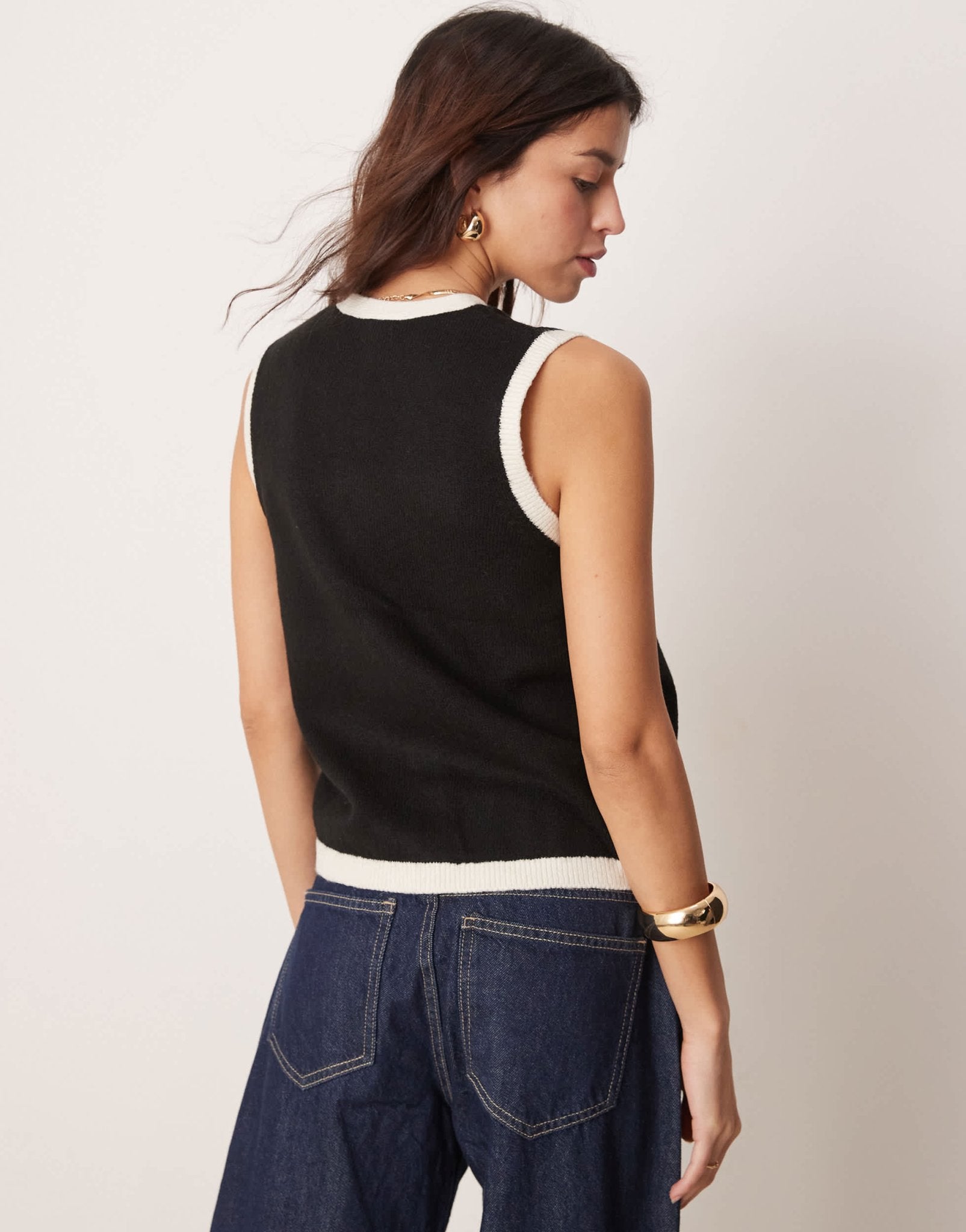 New Look button down knitted waistcoat in black - ASOS Sample Sale