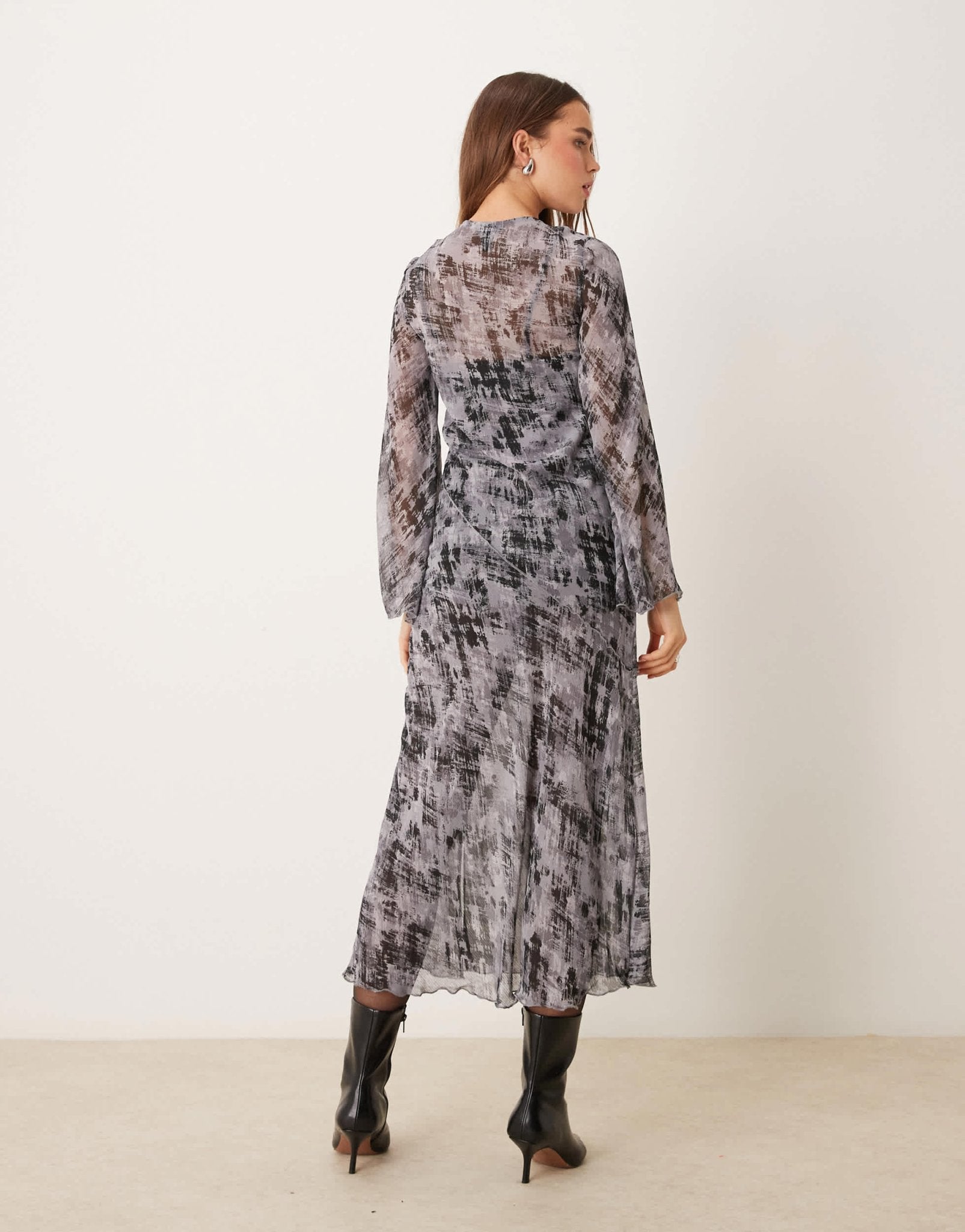 asos grey dress New Look chiffon midi dress in grey pattern – ASOS Sample Sale