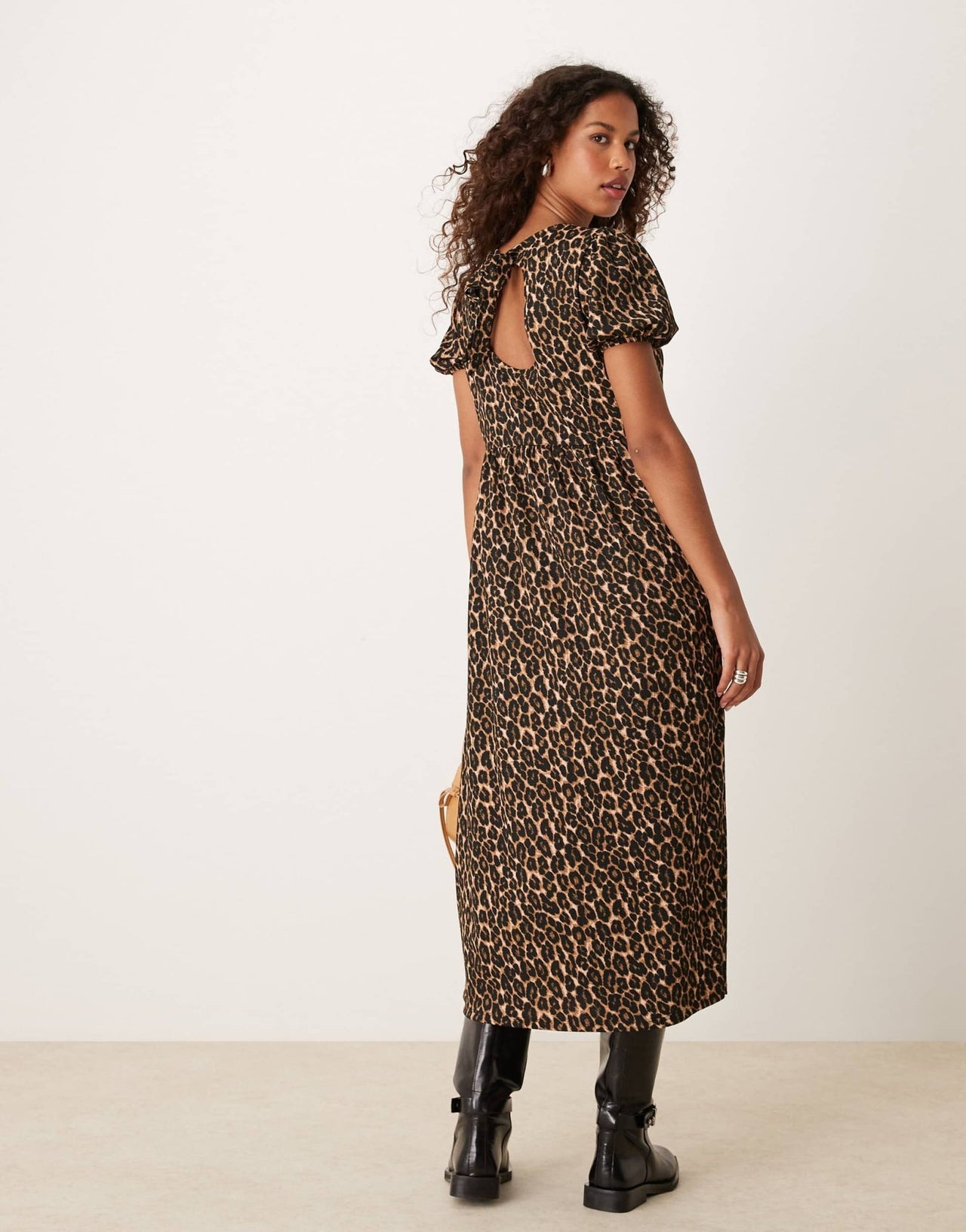 New Look crinkle bow back smock midi dress in leopard print - ASOS Sample Sale