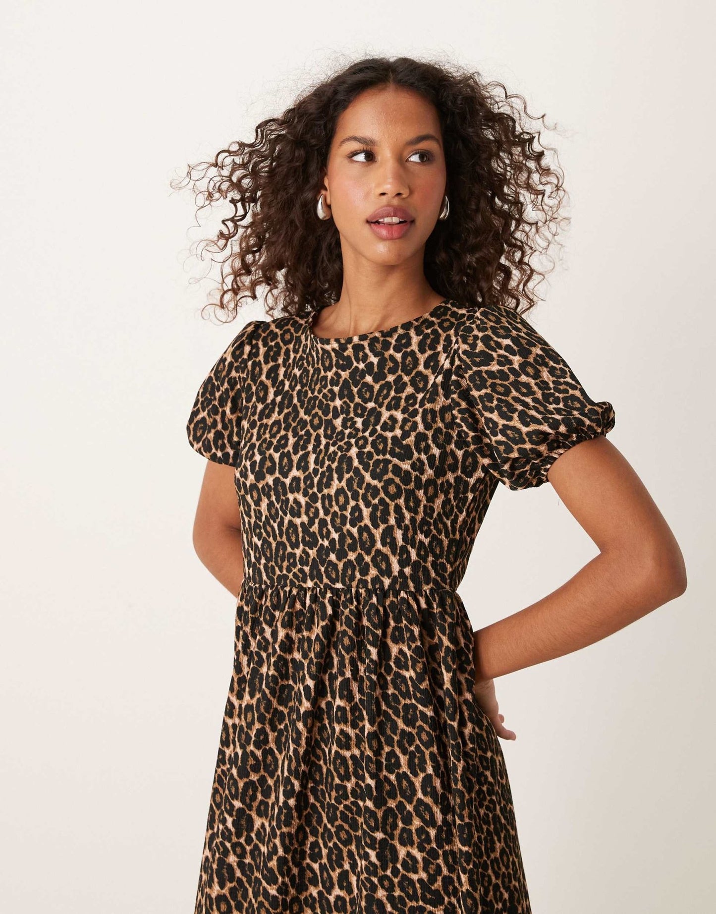 New Look crinkle bow back smock midi dress in leopard print - ASOS Sample Sale