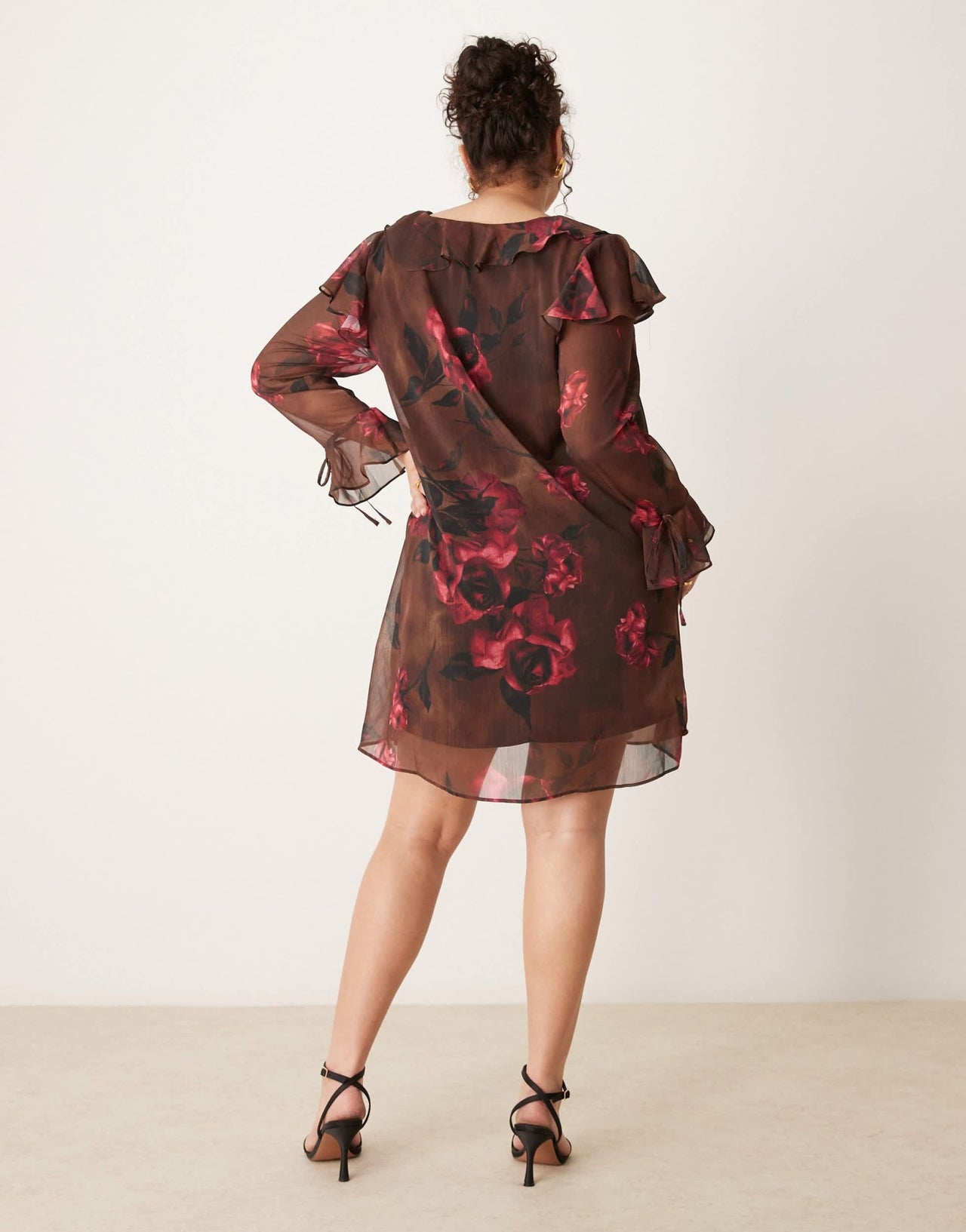 New Look Curve ruffle mini dress in brown floral - ASOS Sample Sale