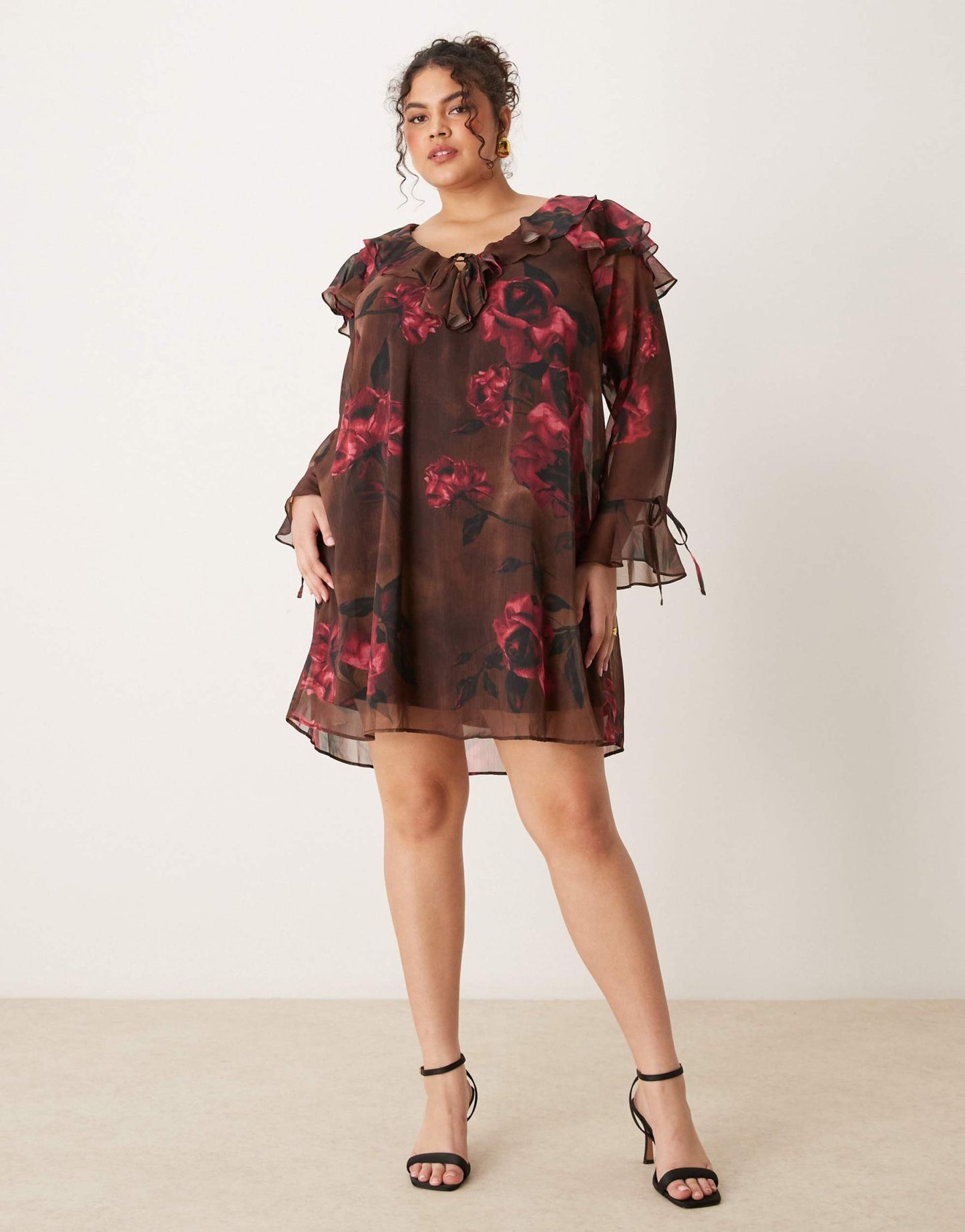 New Look Curve ruffle mini dress in brown floral - ASOS Sample Sale