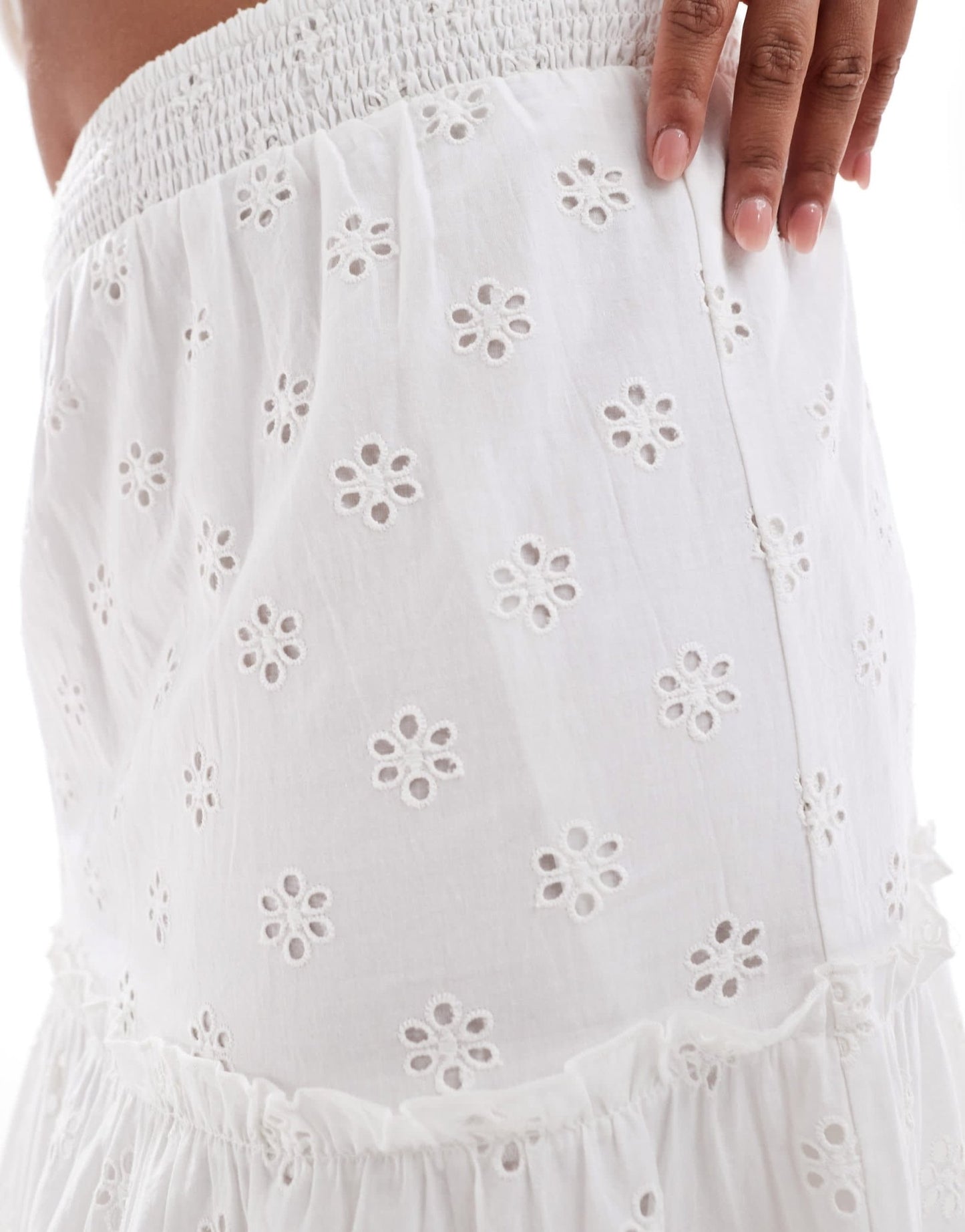 New Look Curve shirred waist embroidered midi skirt in white - ASOS Sample Sale