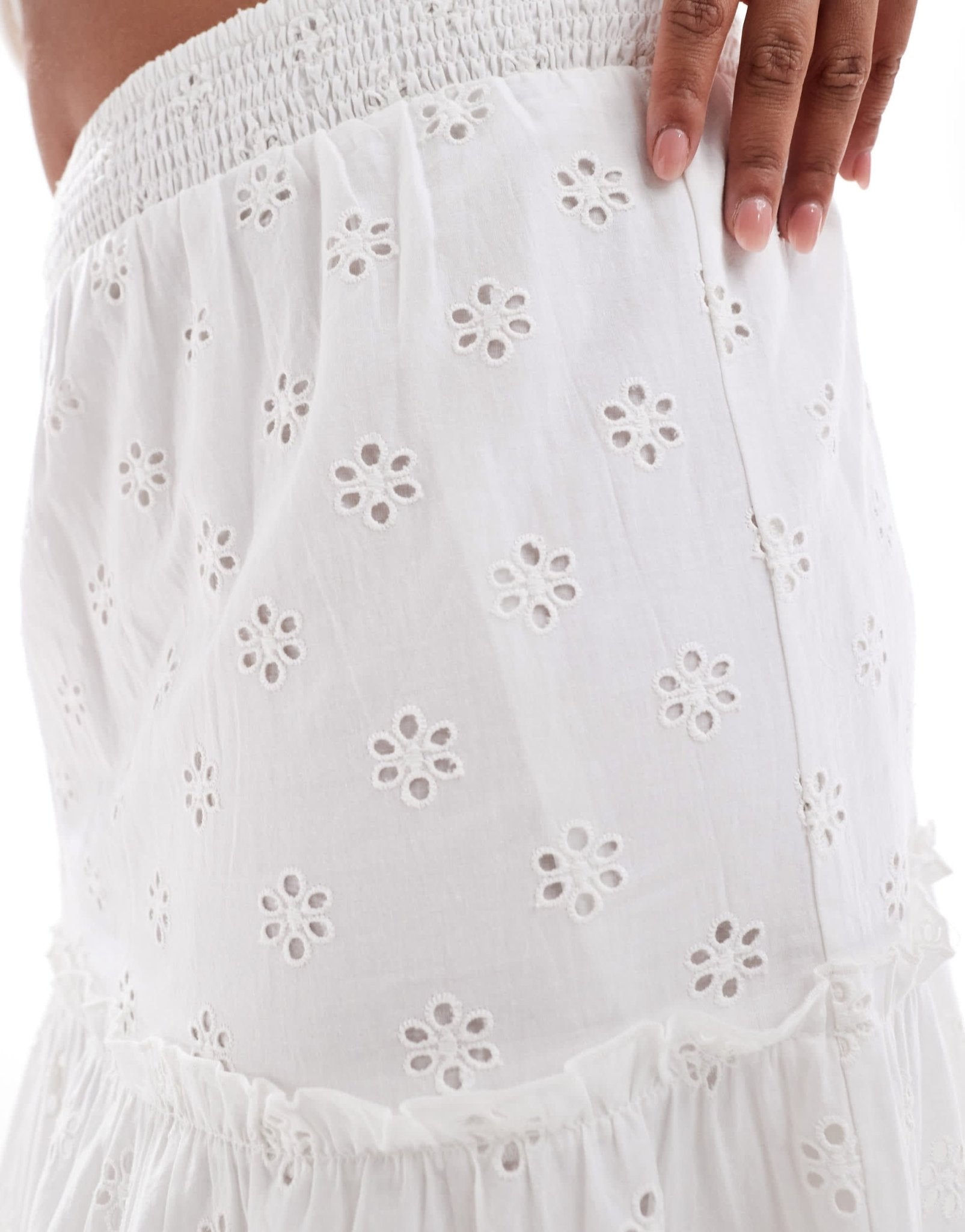 New Look Curve shirred waist embroidered midi skirt in white - ASOS Sample Sale