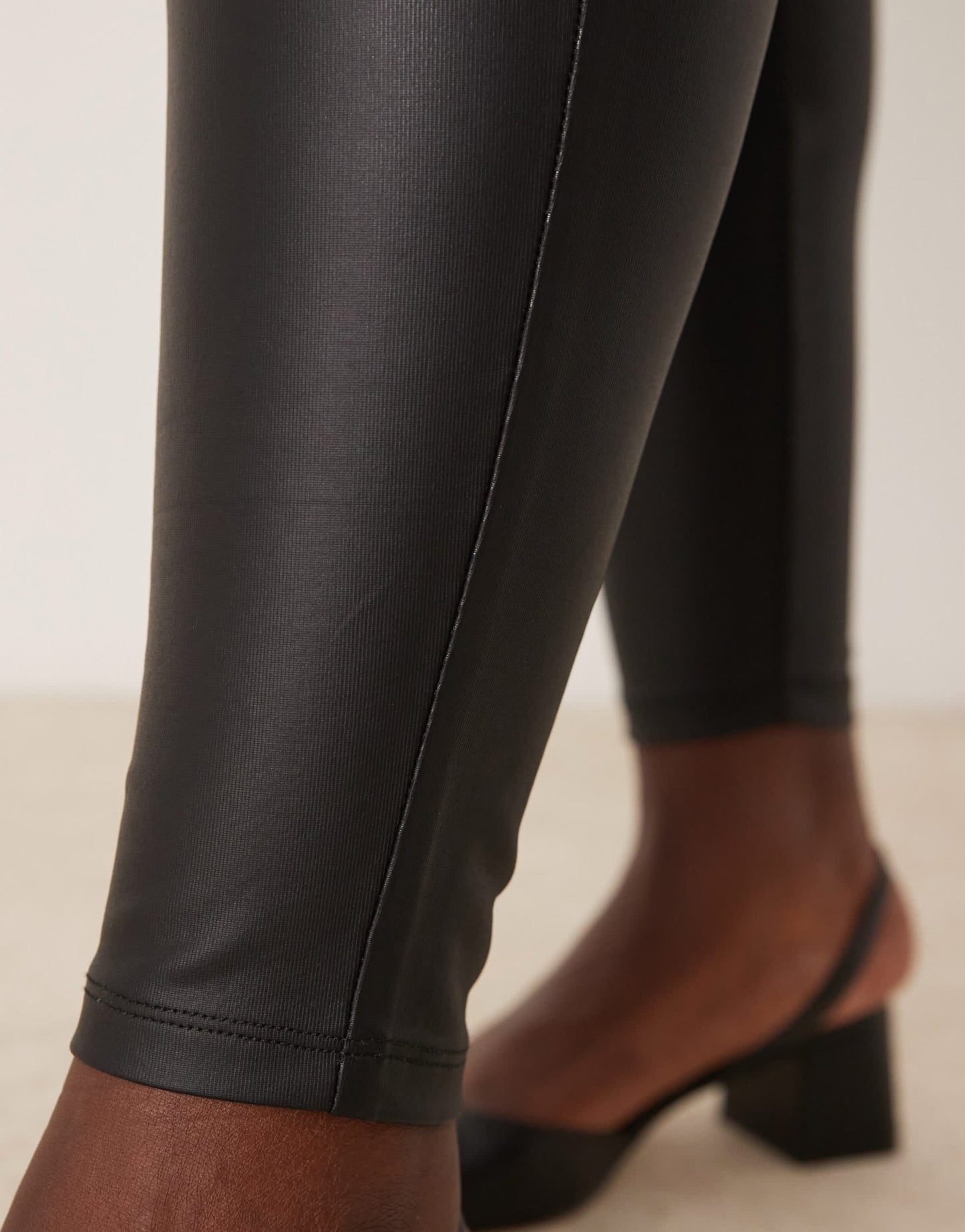 New Look Curve wet look leggings in black - ASOS Sample Sale
