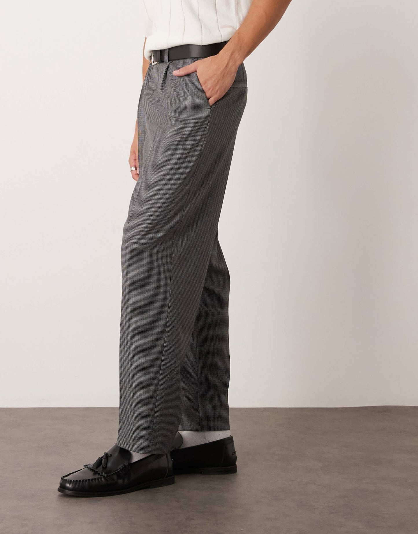 New Look front pleat smart trousers in mini grey check - ASOS Sample Sale